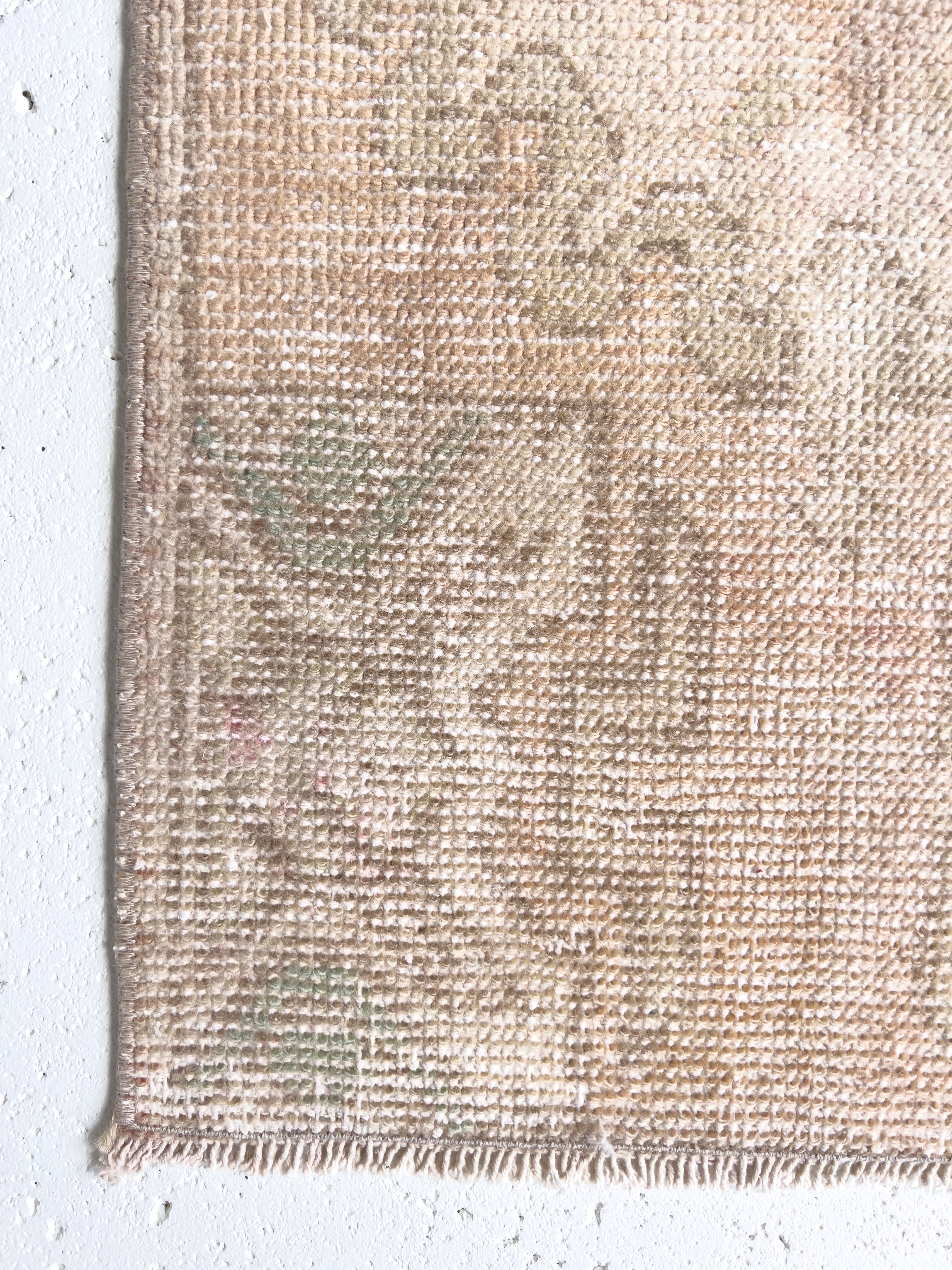 No. 1750 | 1'6 x 2'11