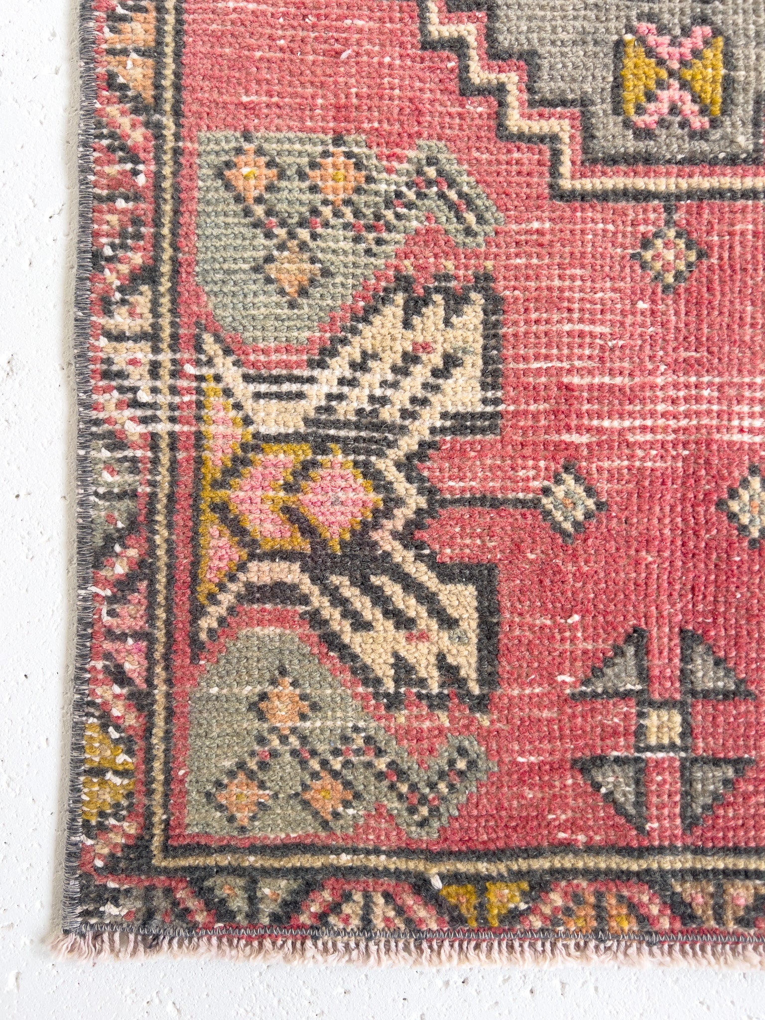 No. 1682 | 1'7 x 3'2