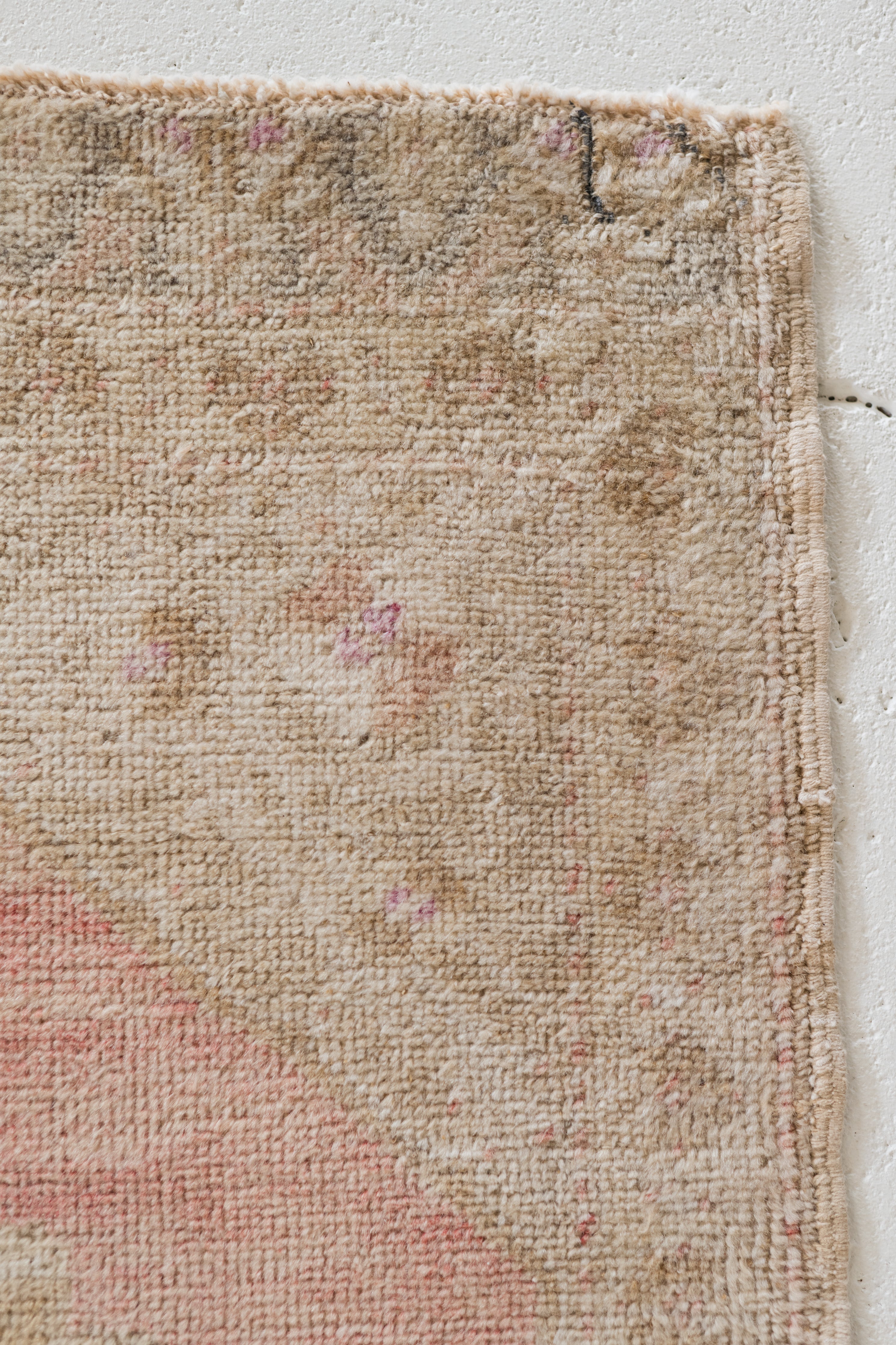 No. 1831 | 1'8 x 3'2