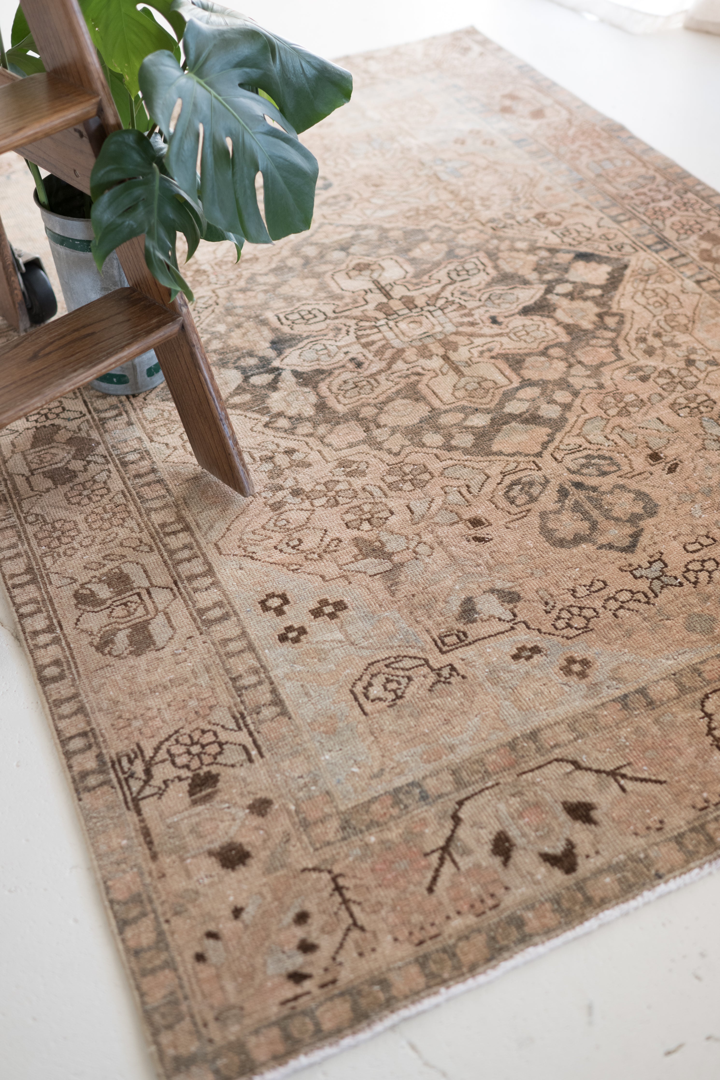 Ryan 4'9 x 6'8 – Six Vintage Rugs