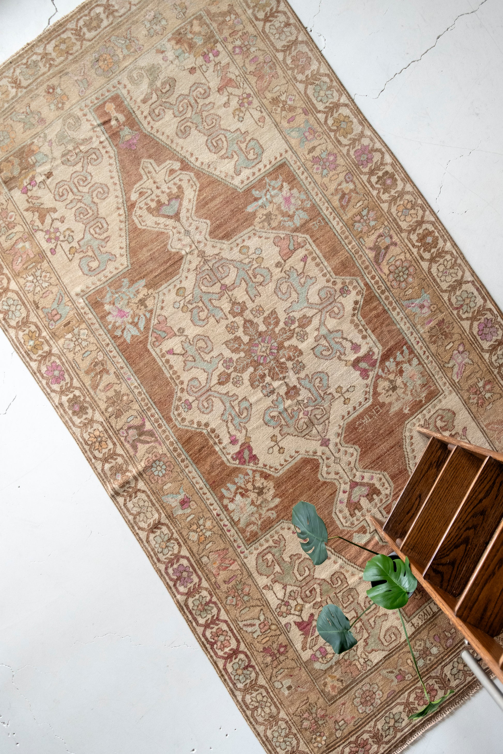 Vaniya 6' x 11'5