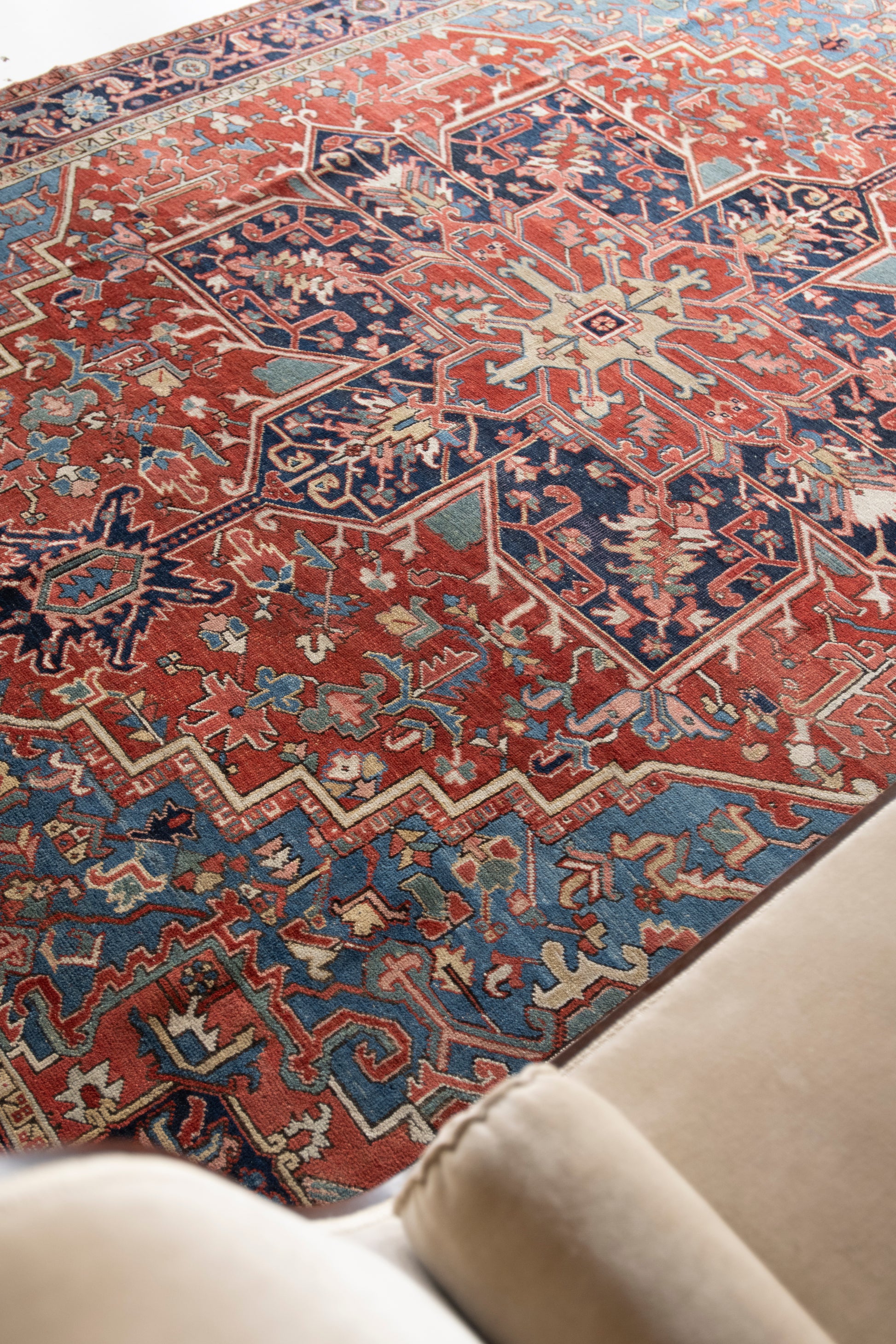 Milagros 8'11 x 11'11