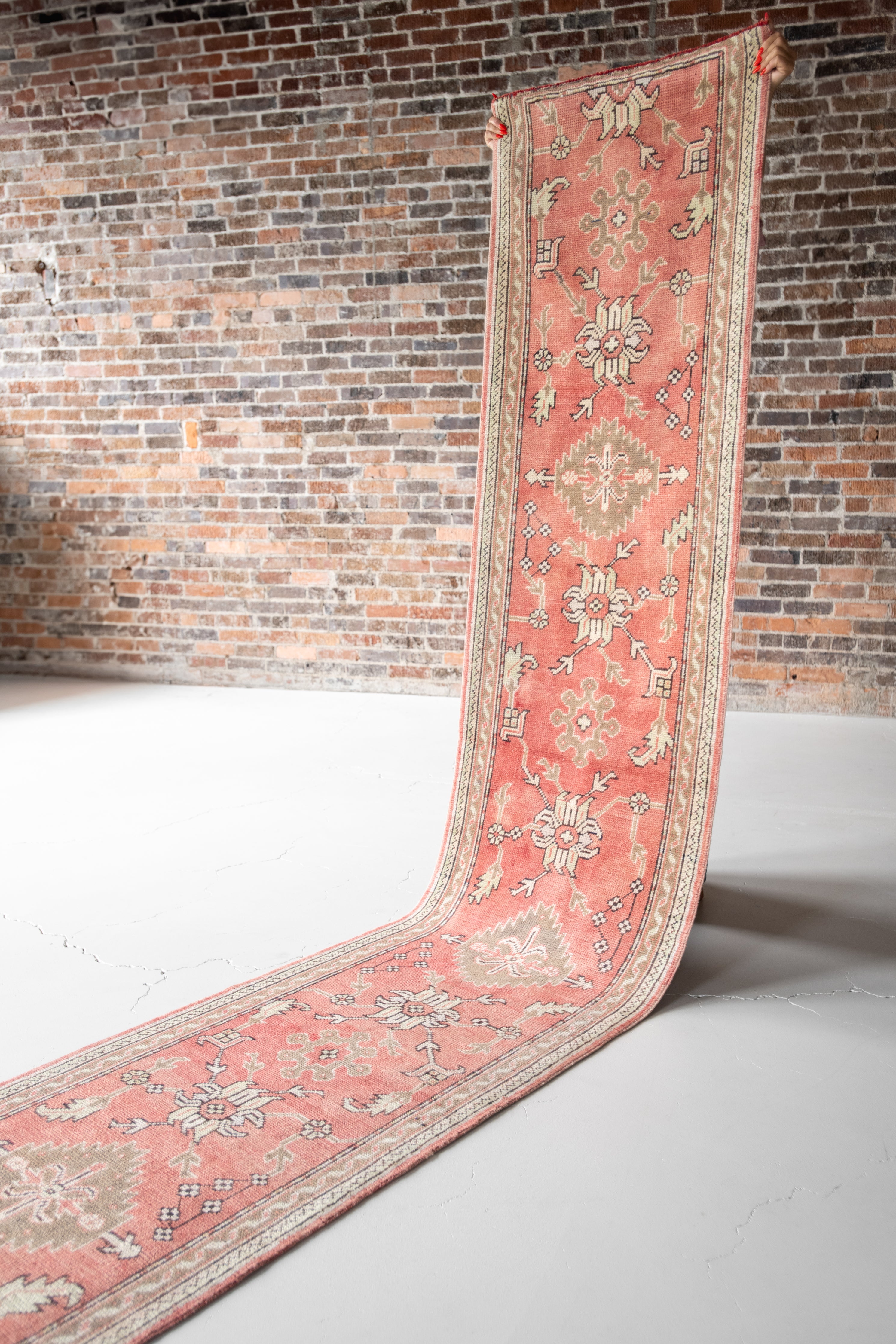 rita_antique ページ Alina 2'5 x 11'8 – Six Vintage Rugs