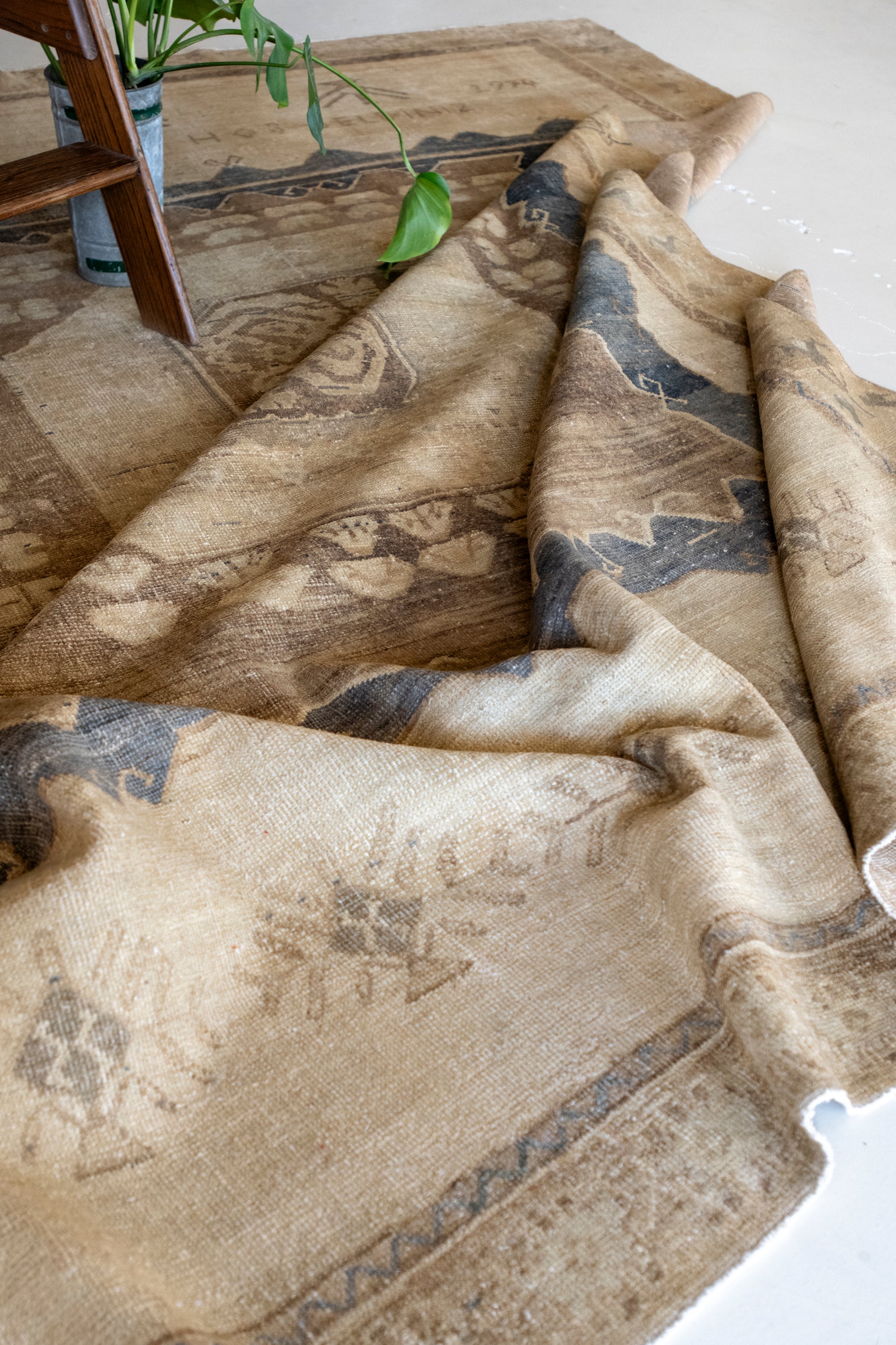 RESERVED | Bianca 8'1 x 11'4