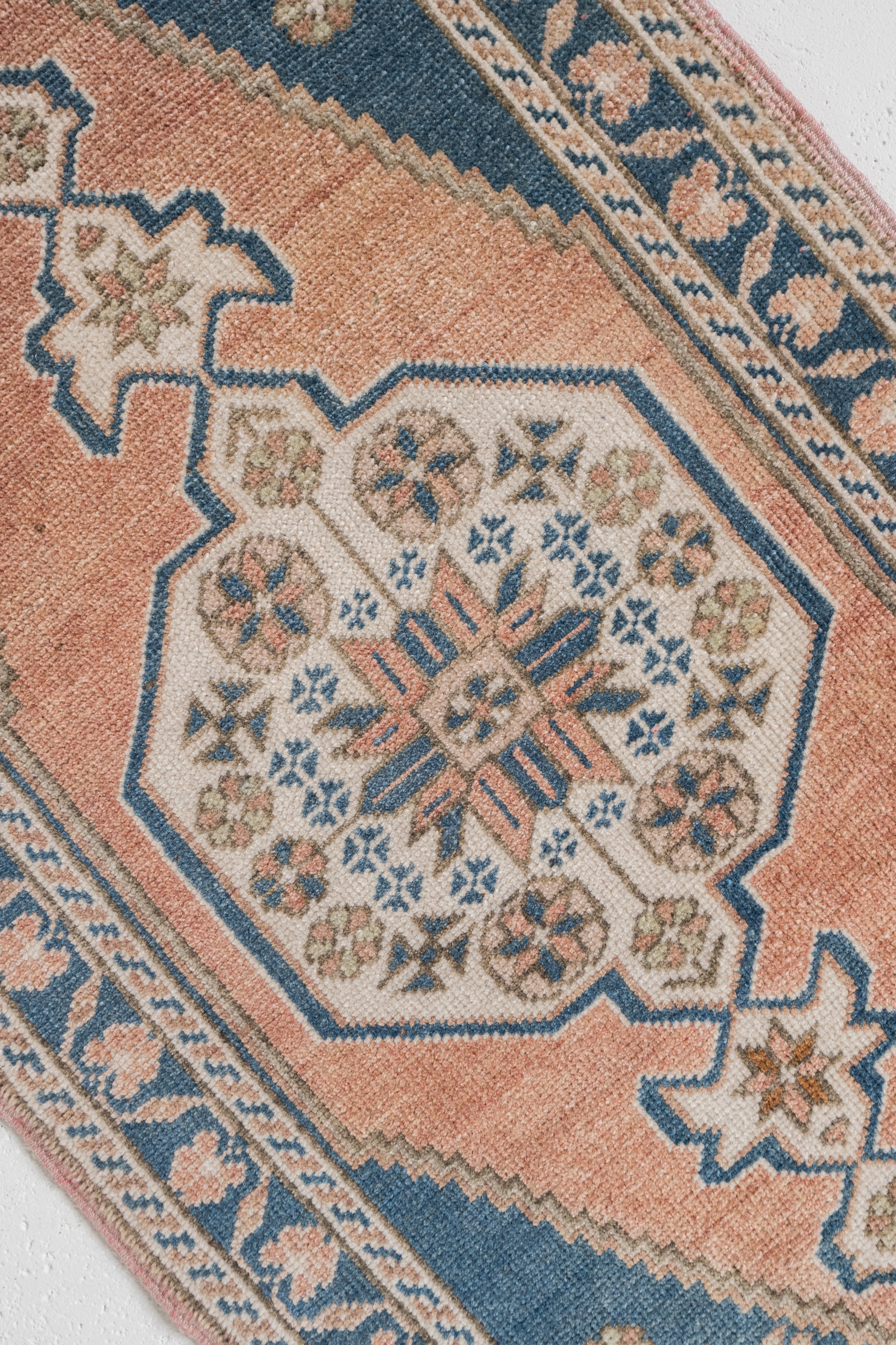 No. 1864 | 1'11 x 3'10