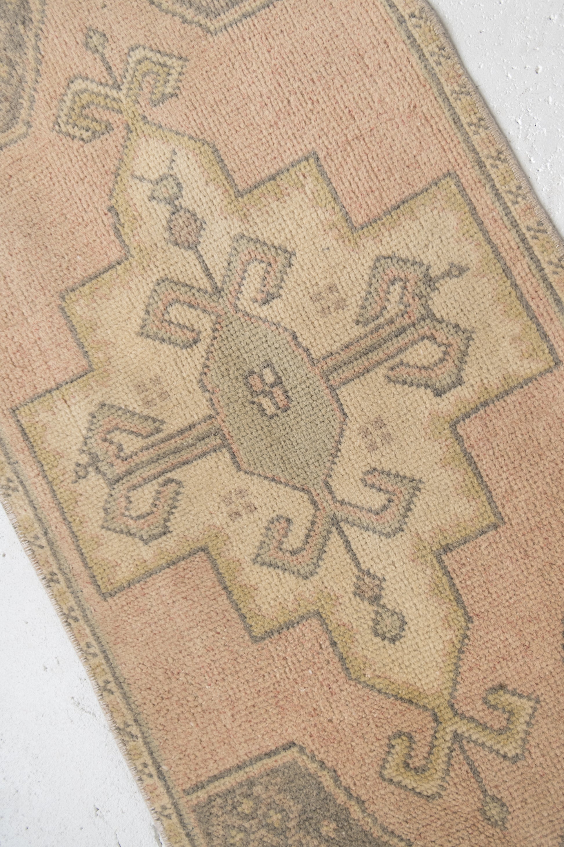 No. 2179 | 1'7 x 3'1