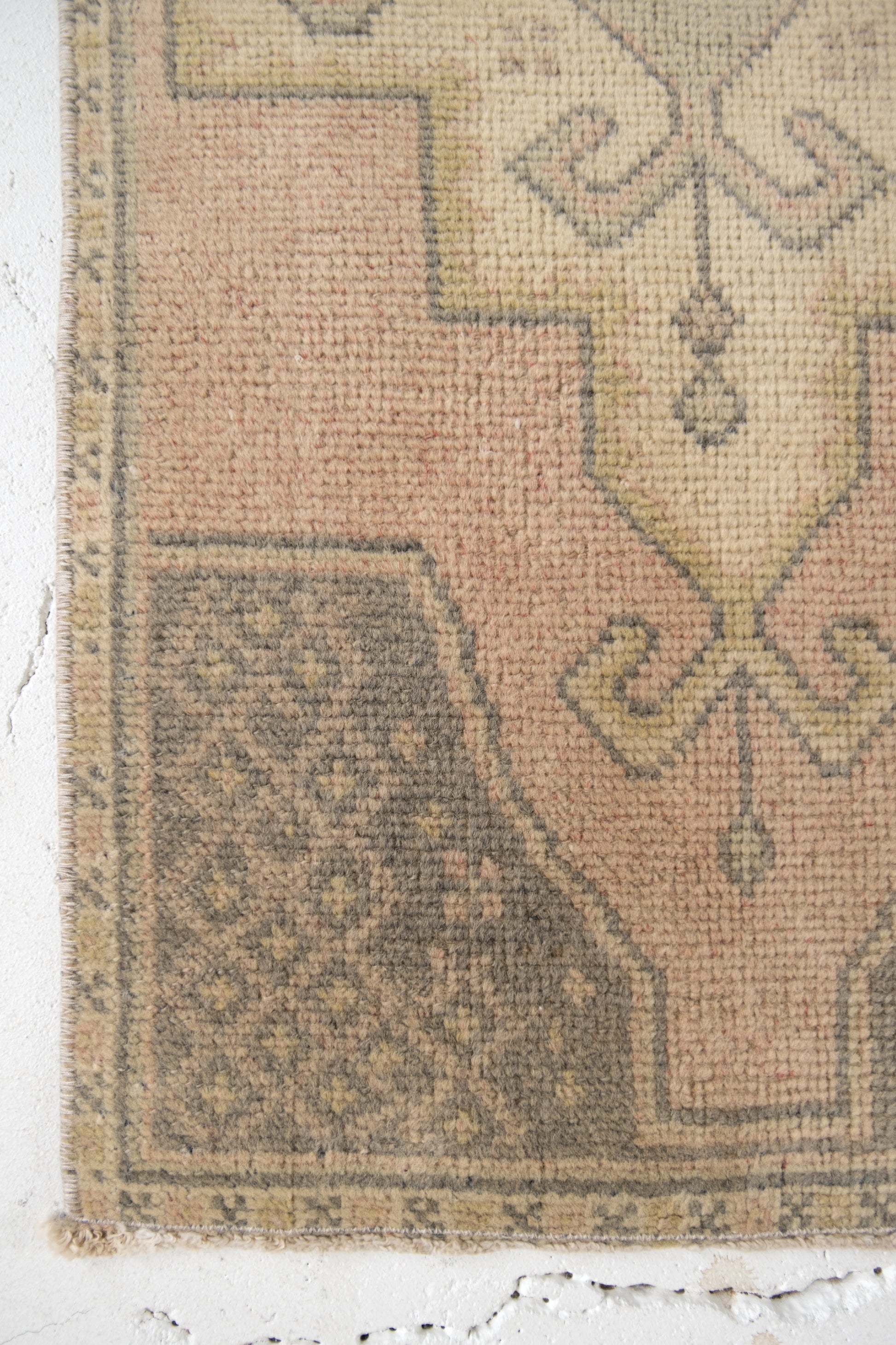 No. 2179 | 1'7 x 3'1