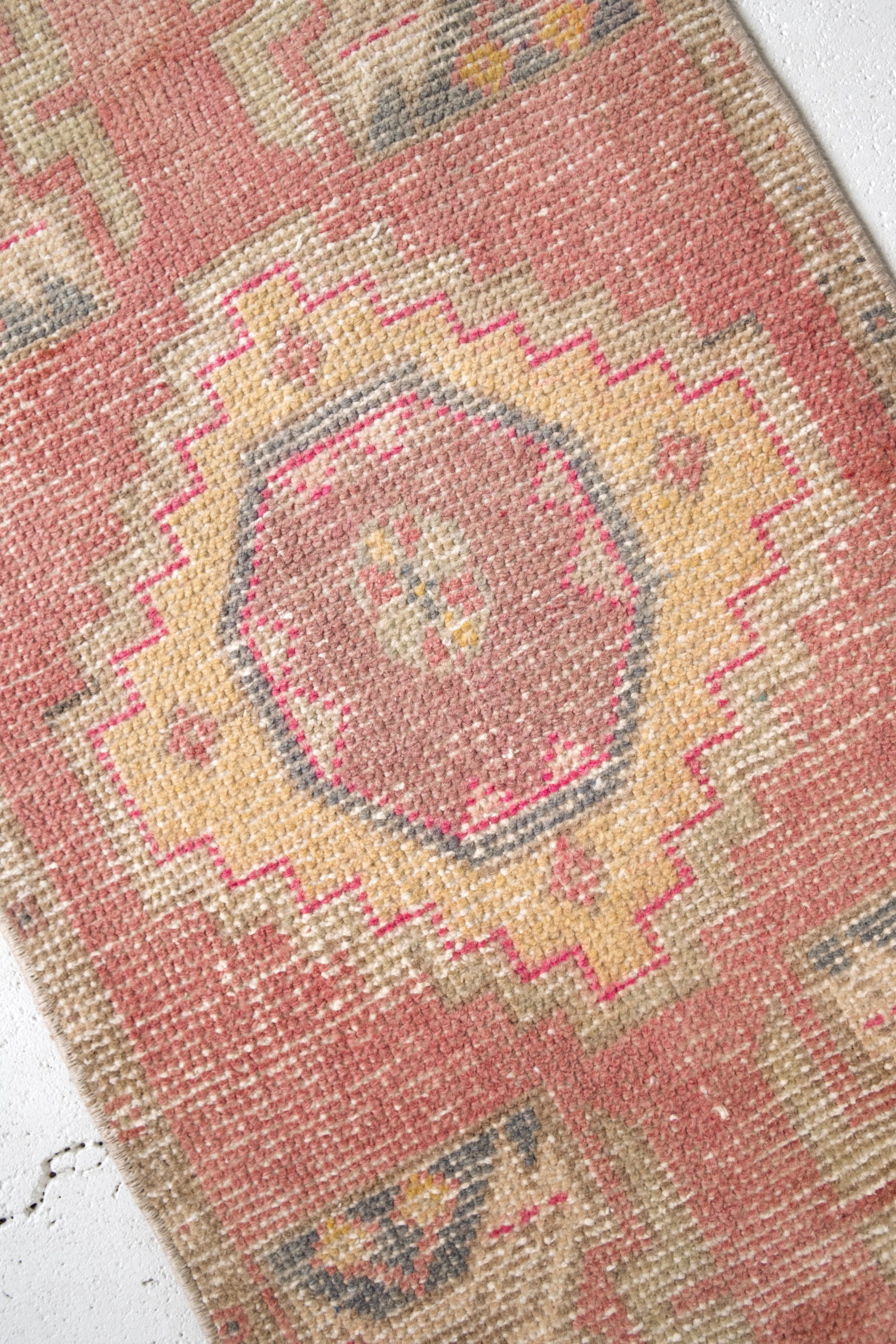 No. 2182 | 1'8 x 3'1