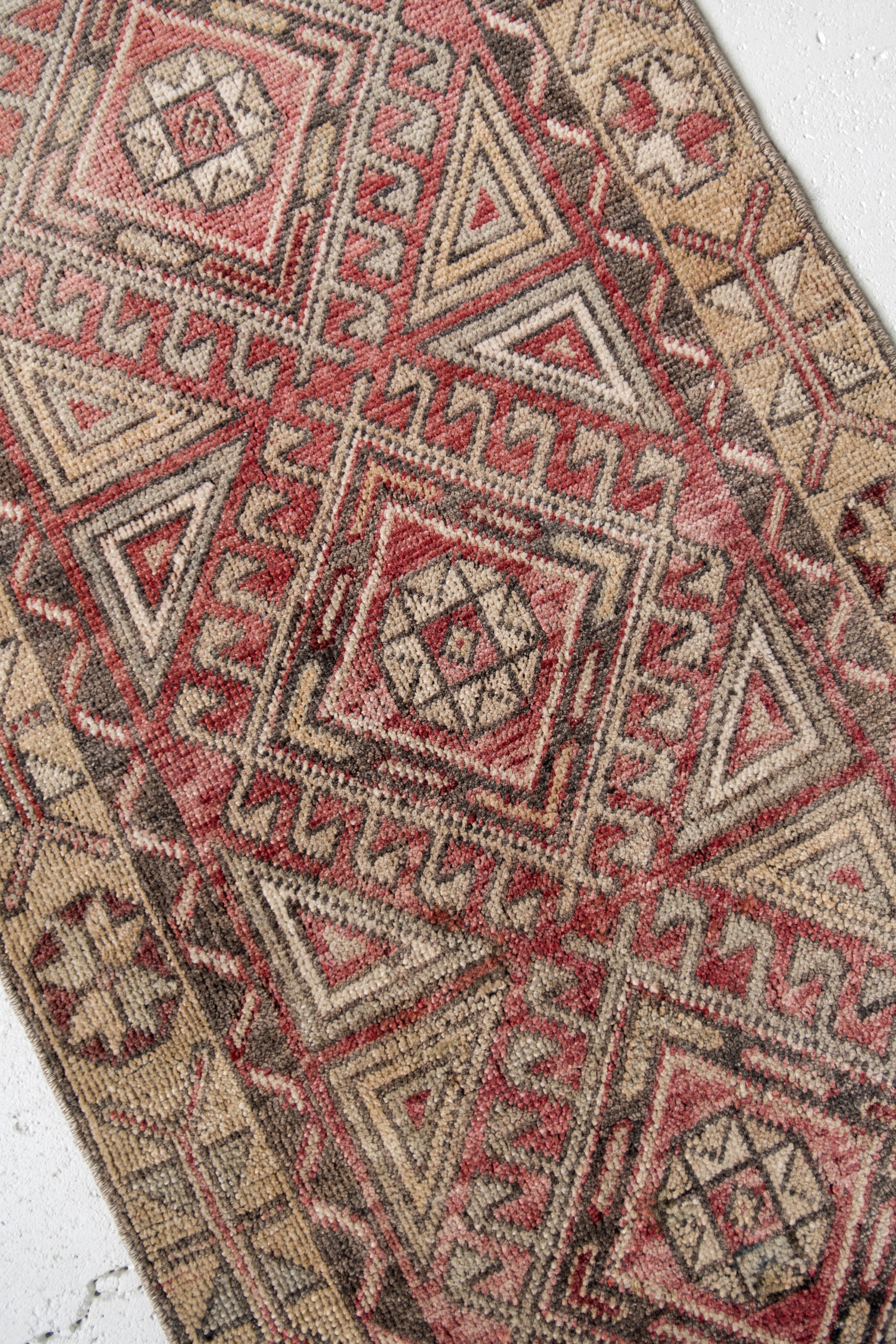 No. 2187 | 1'10 x 3'10