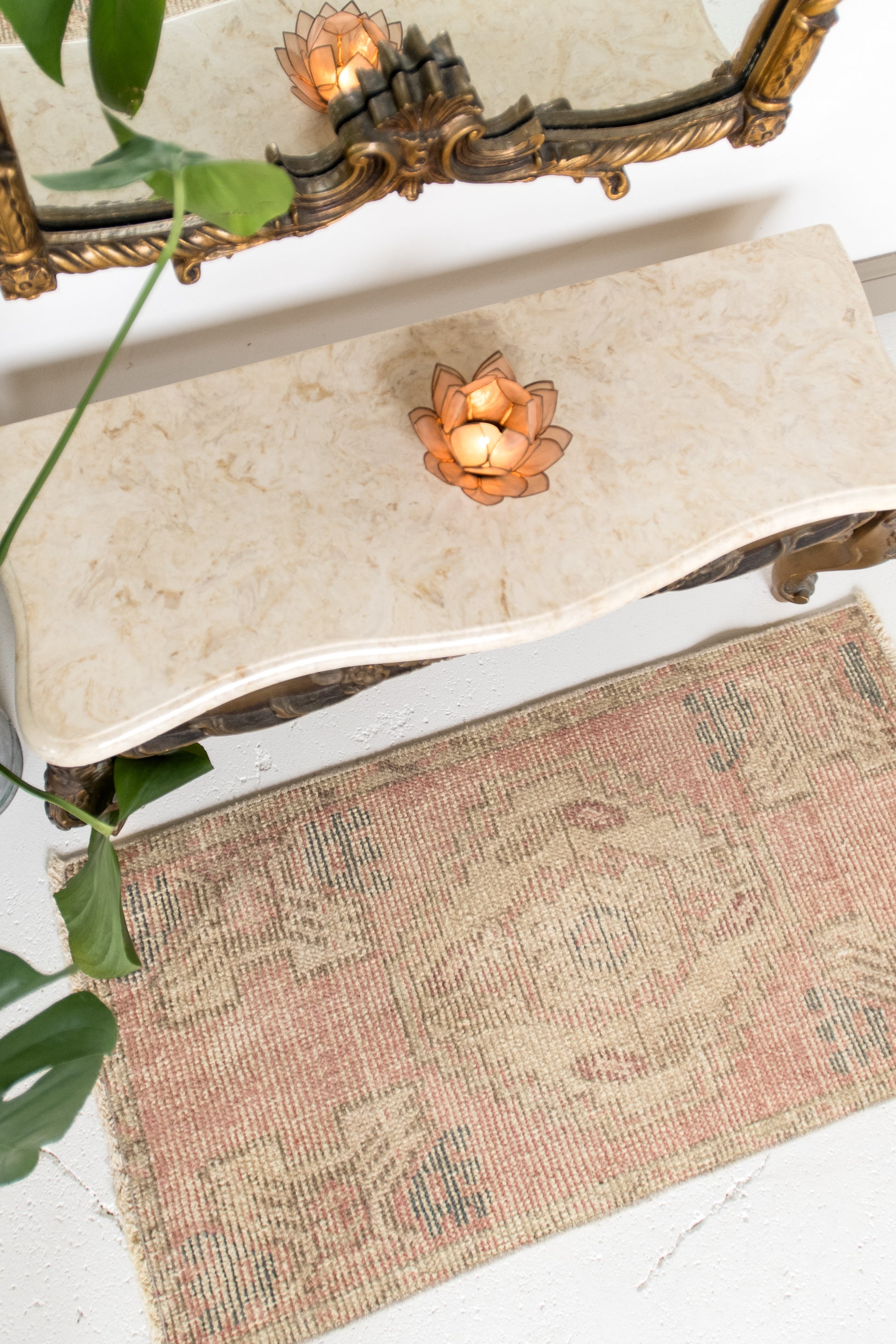 No. 2189 | 1'7 x 3'1