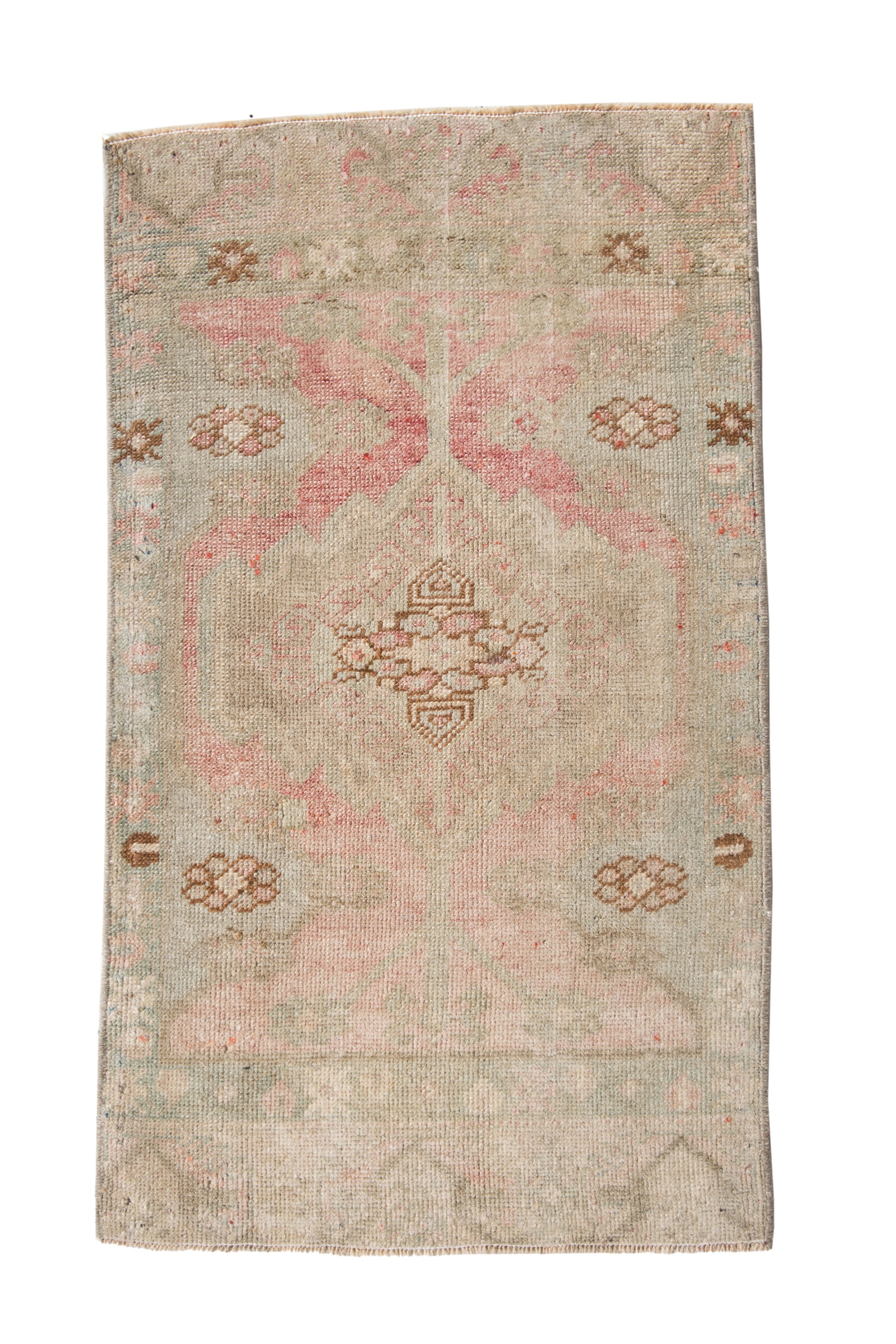 No. 2192 | 1'8 x 2'11