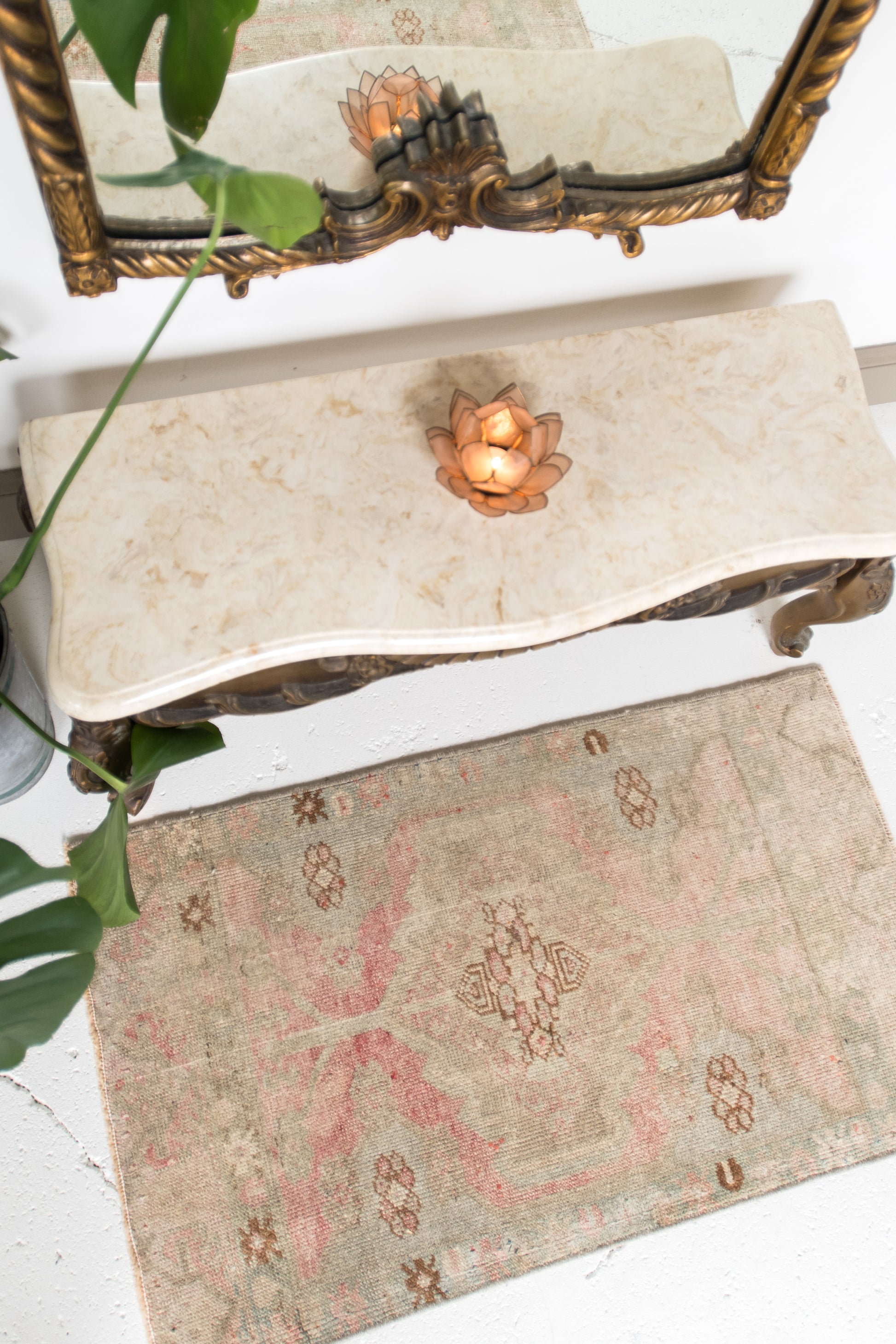 No. 2192 | 1'8 x 2'11