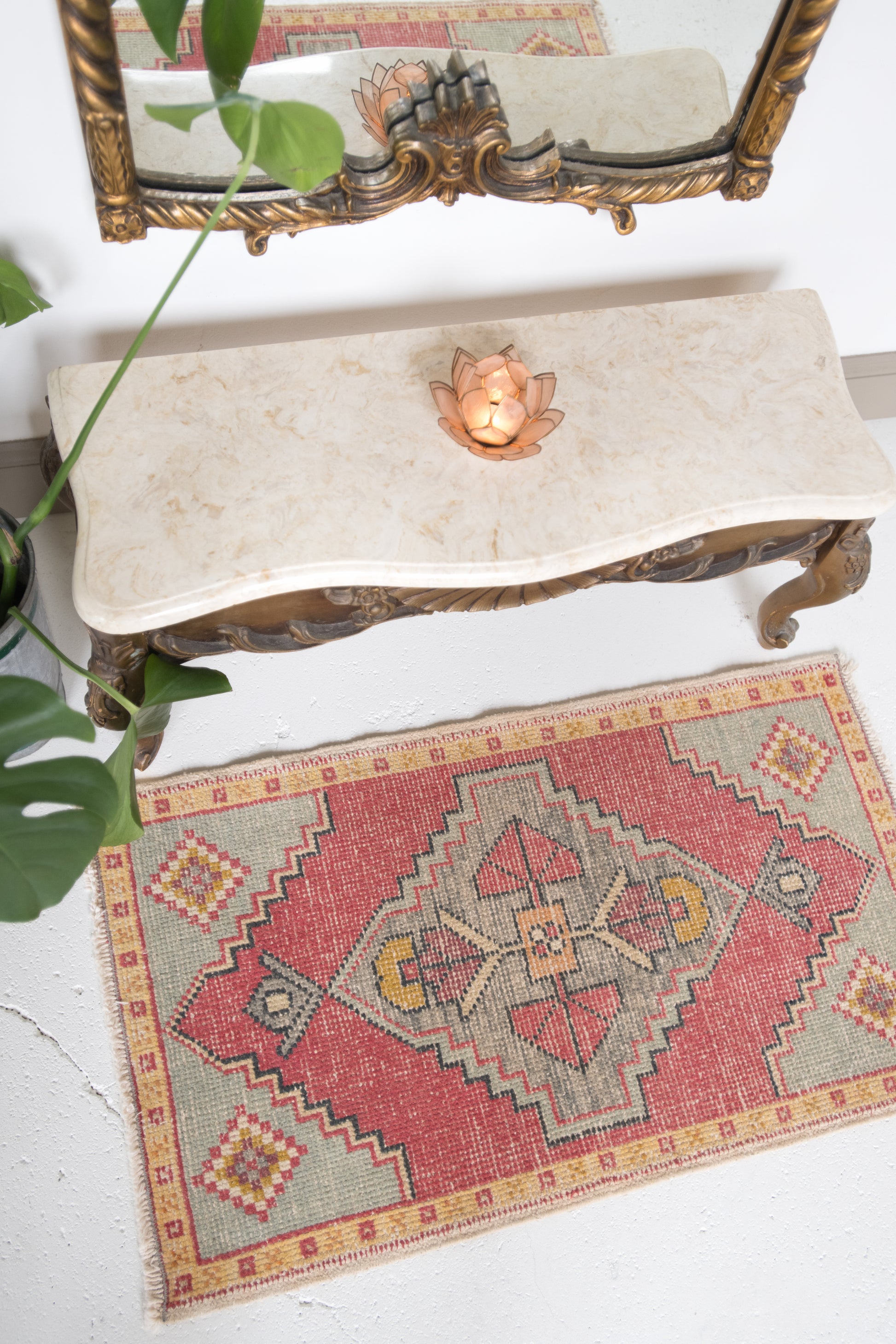 No. 2196 | 1'9 x 3'1