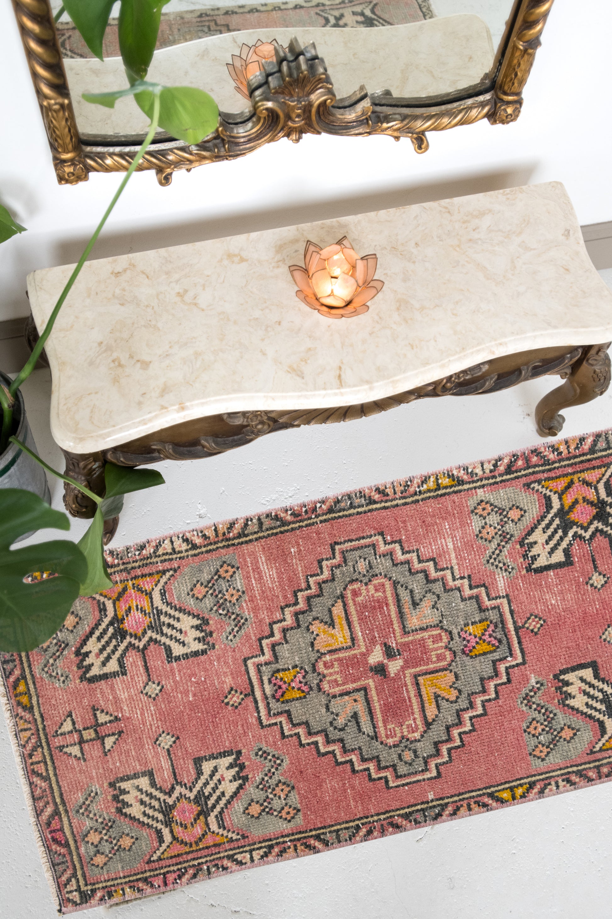 No. 2201 | 1'6 x 3'3