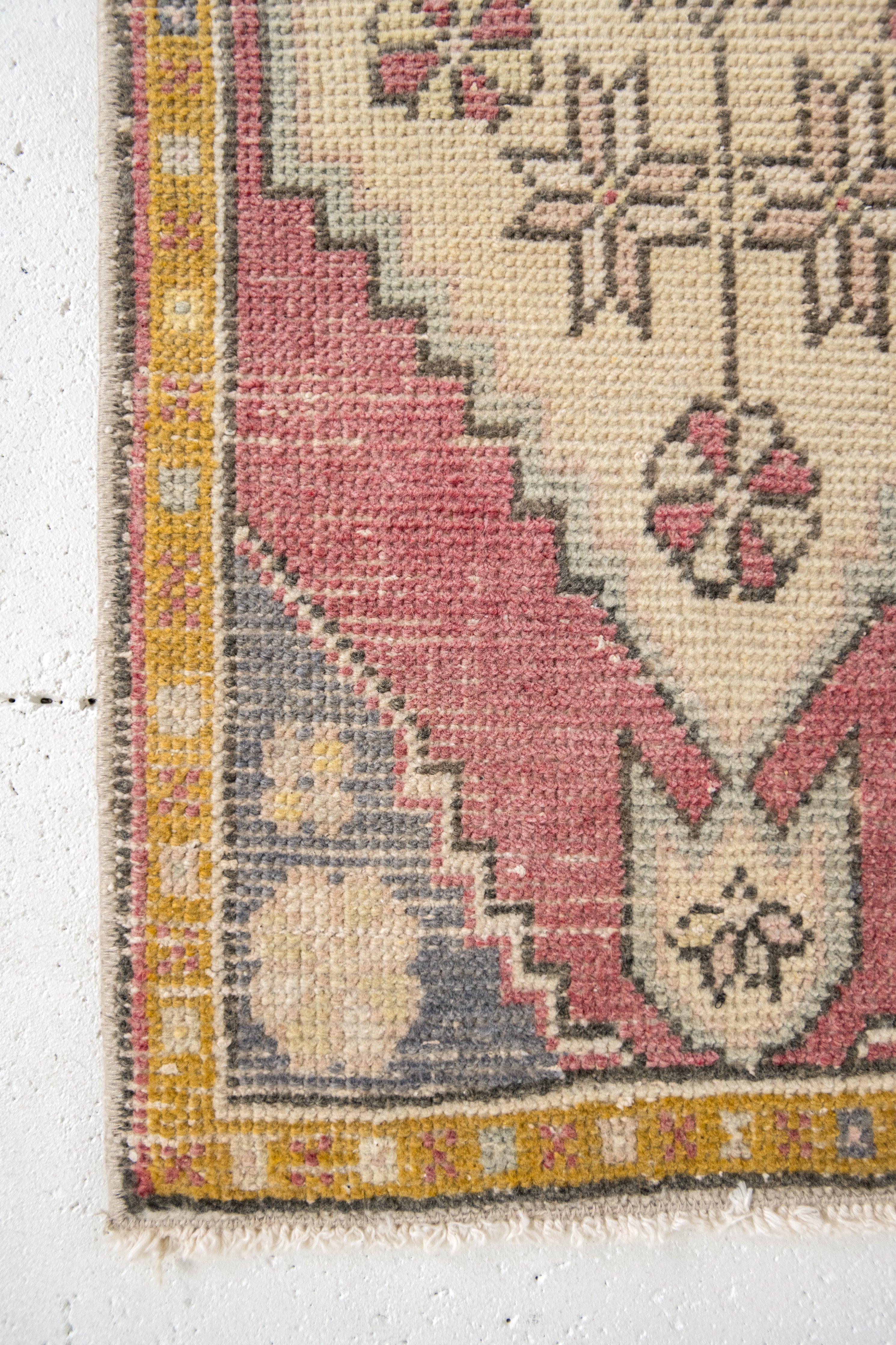 No. 2202 | 1'5 x 3'3