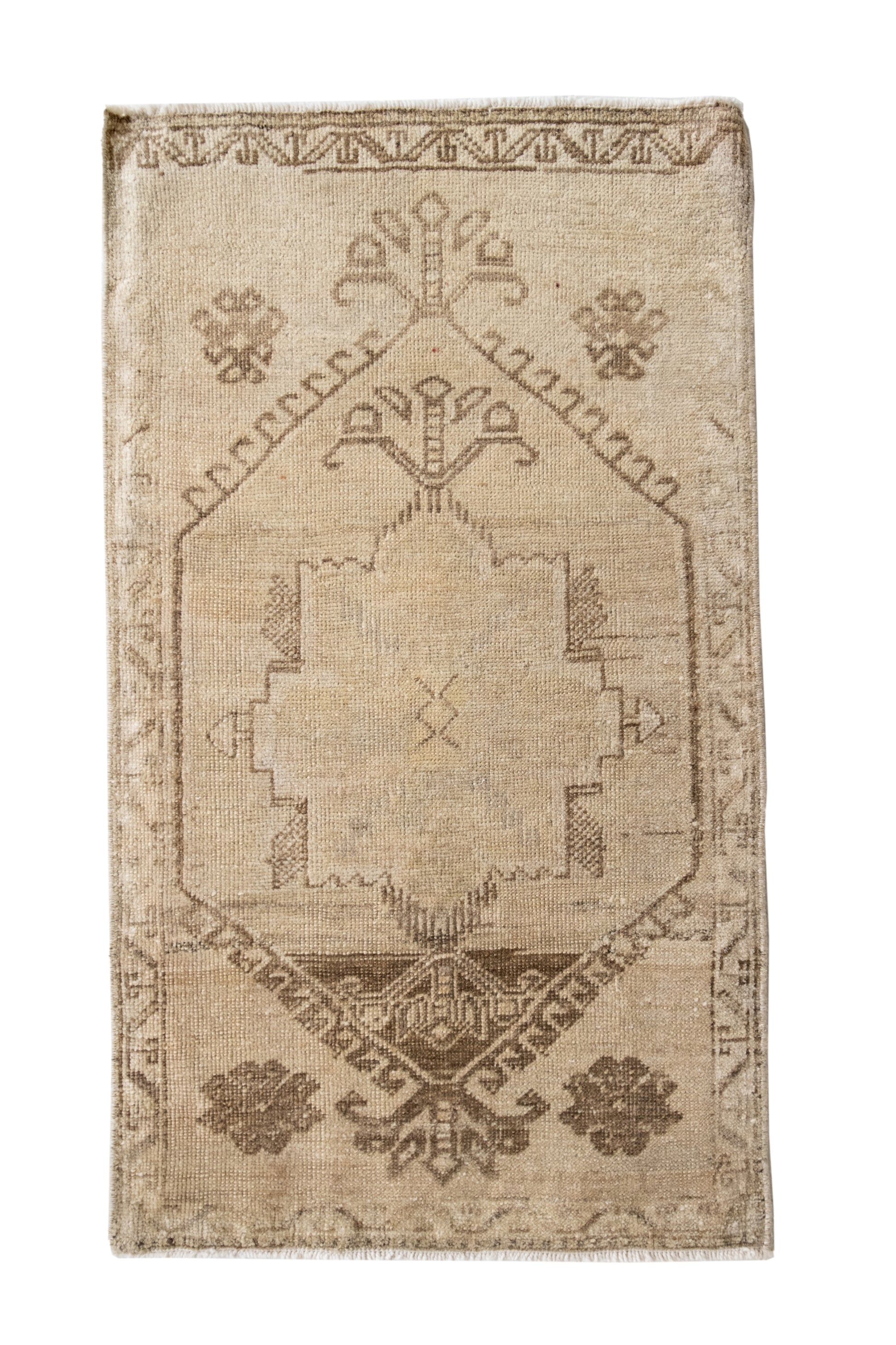 No. 2204 | 1'11 x 3'5