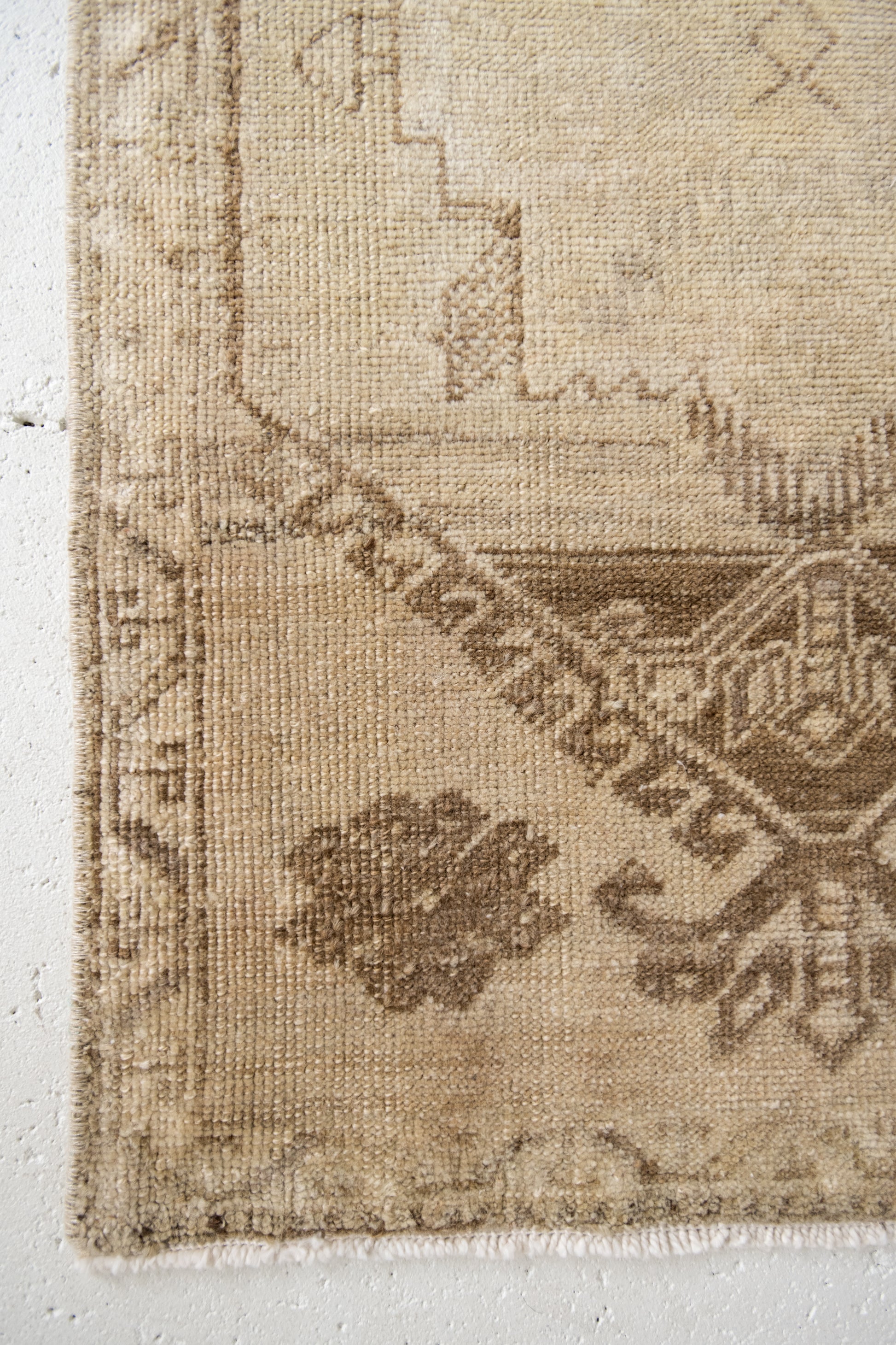 No. 2204 | 1'11 x 3'5