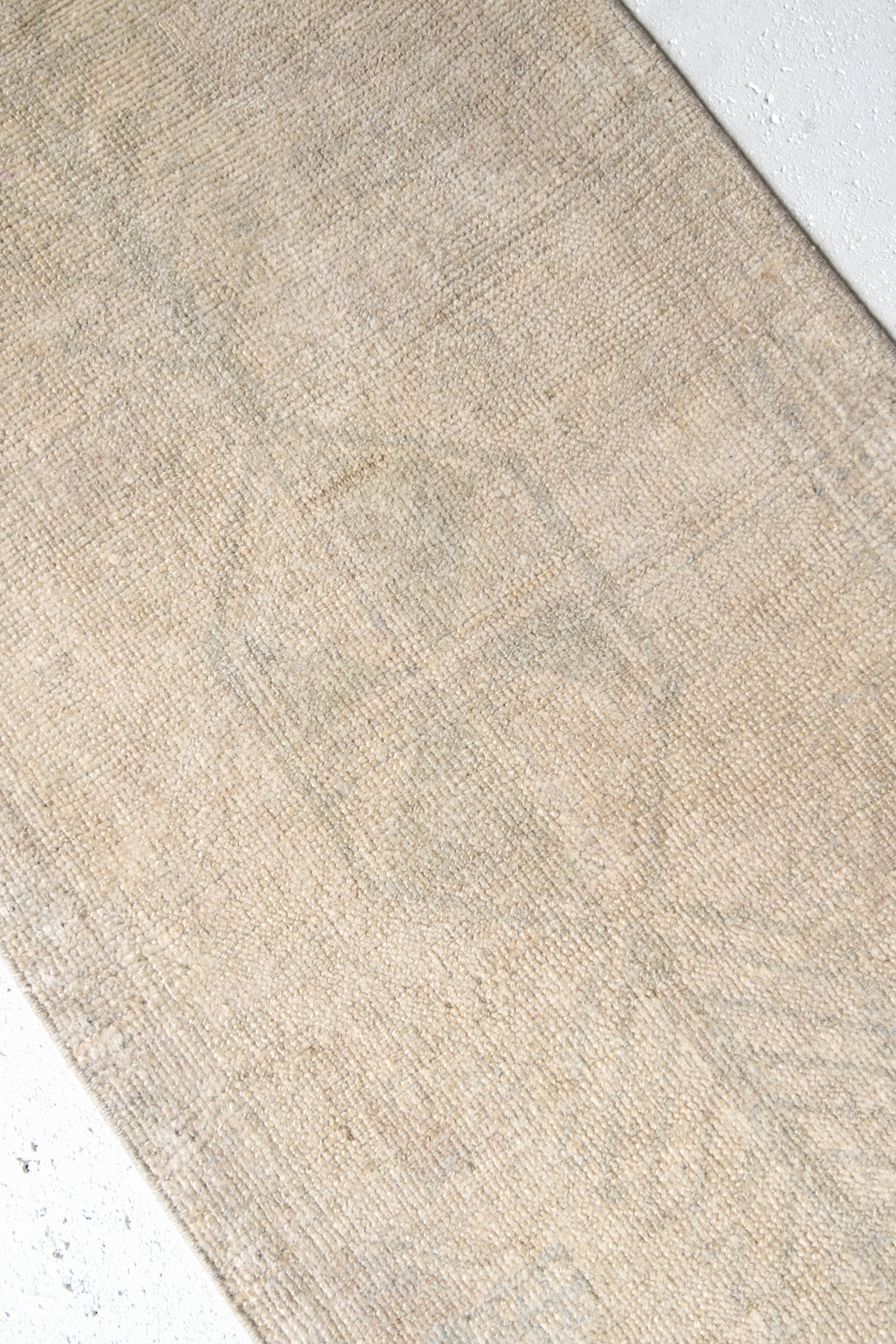 No. 2206 | 1'9 x 3'9