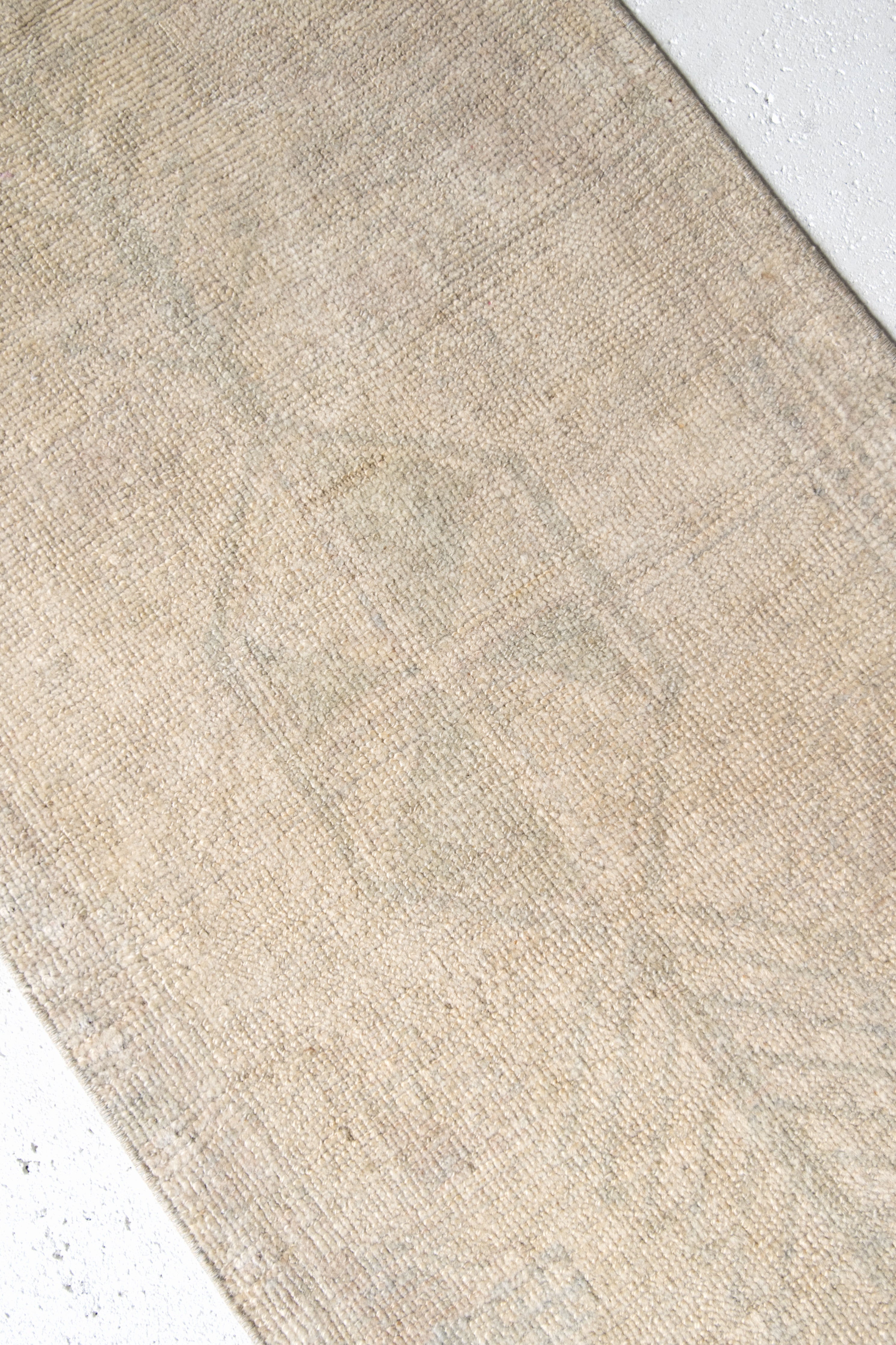 No. 2206 | 1'9 x 3'9