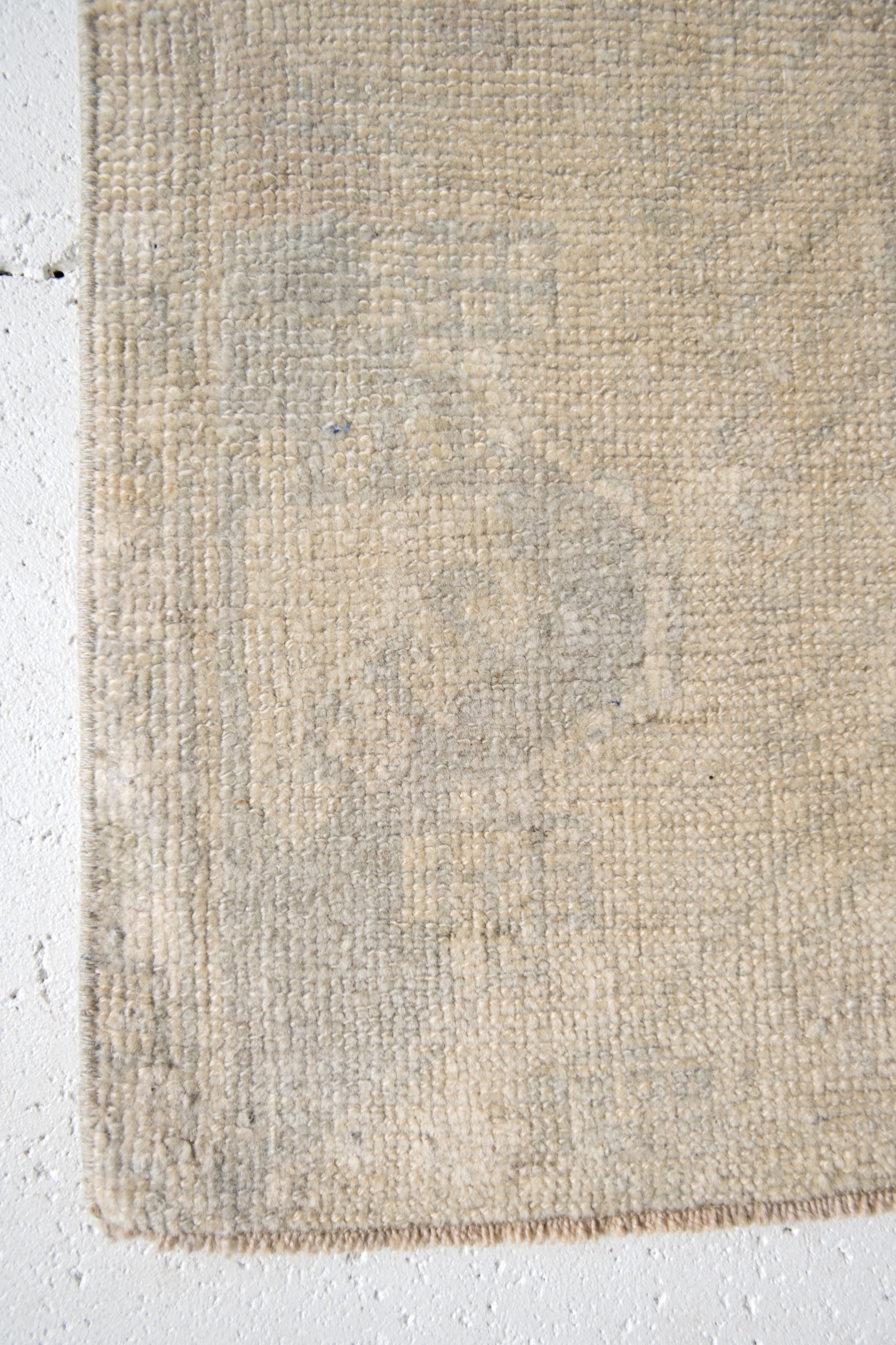 No. 2206 | 1'9 x 3'9