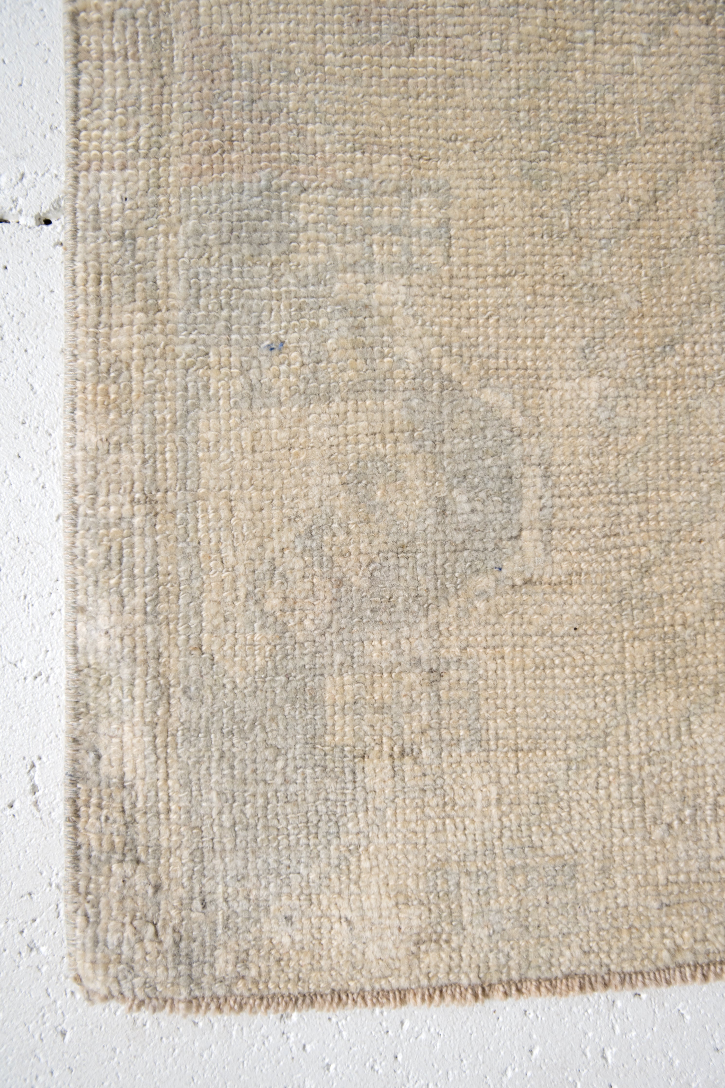 No. 2206 | 1'9 x 3'9