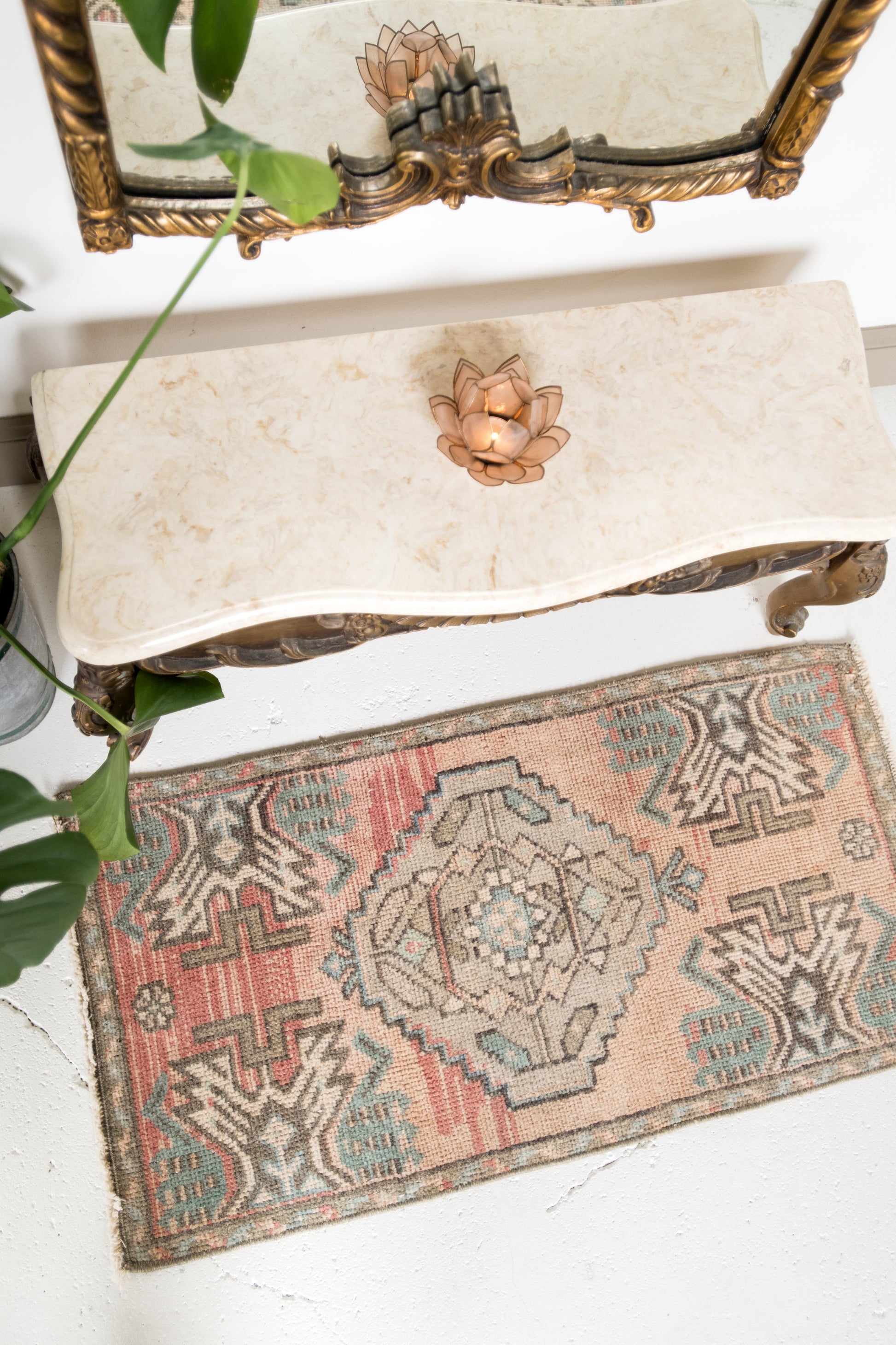 No. 2207 | 1'7 x 3'2