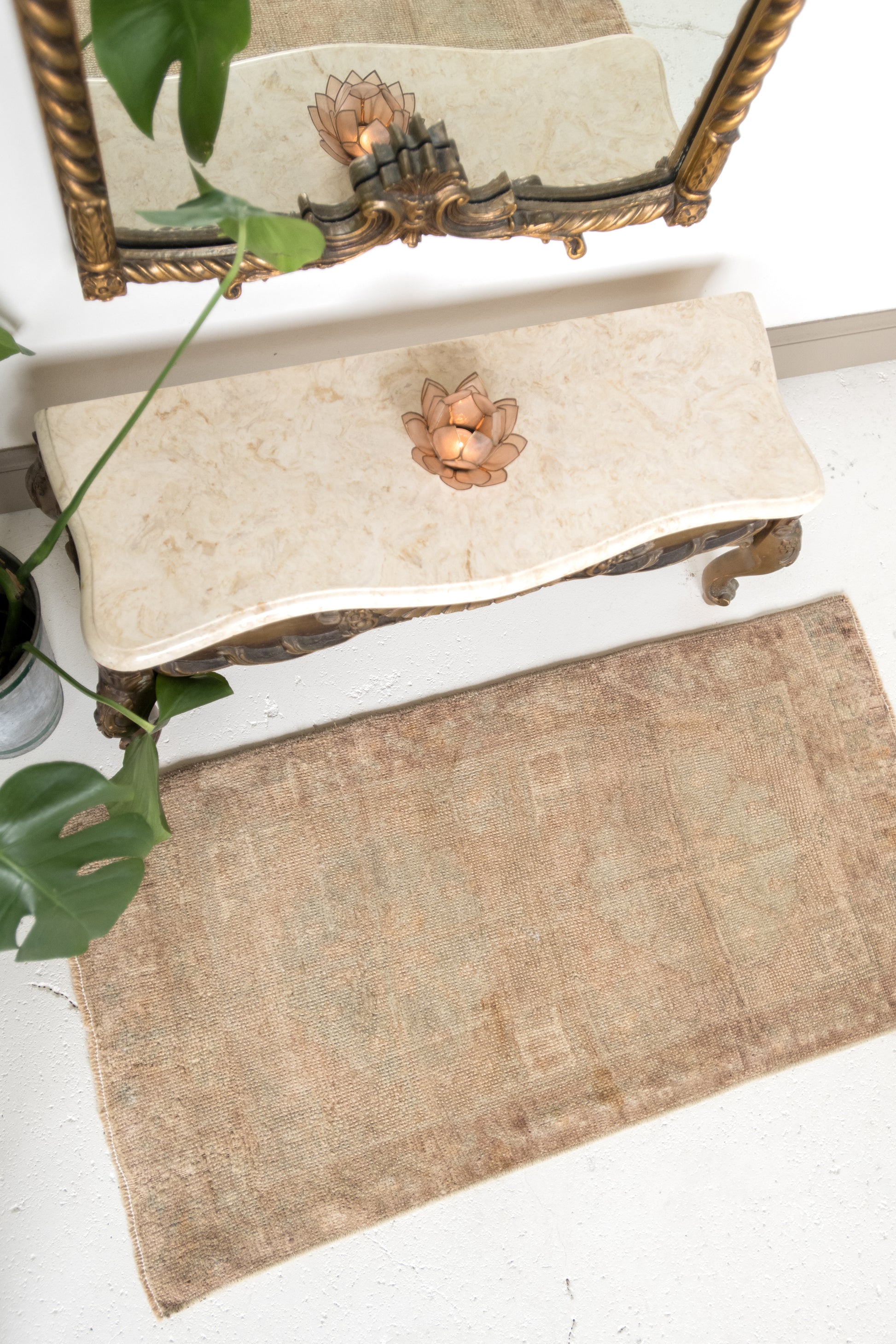 No. 2208 | 1'10 x 3'7