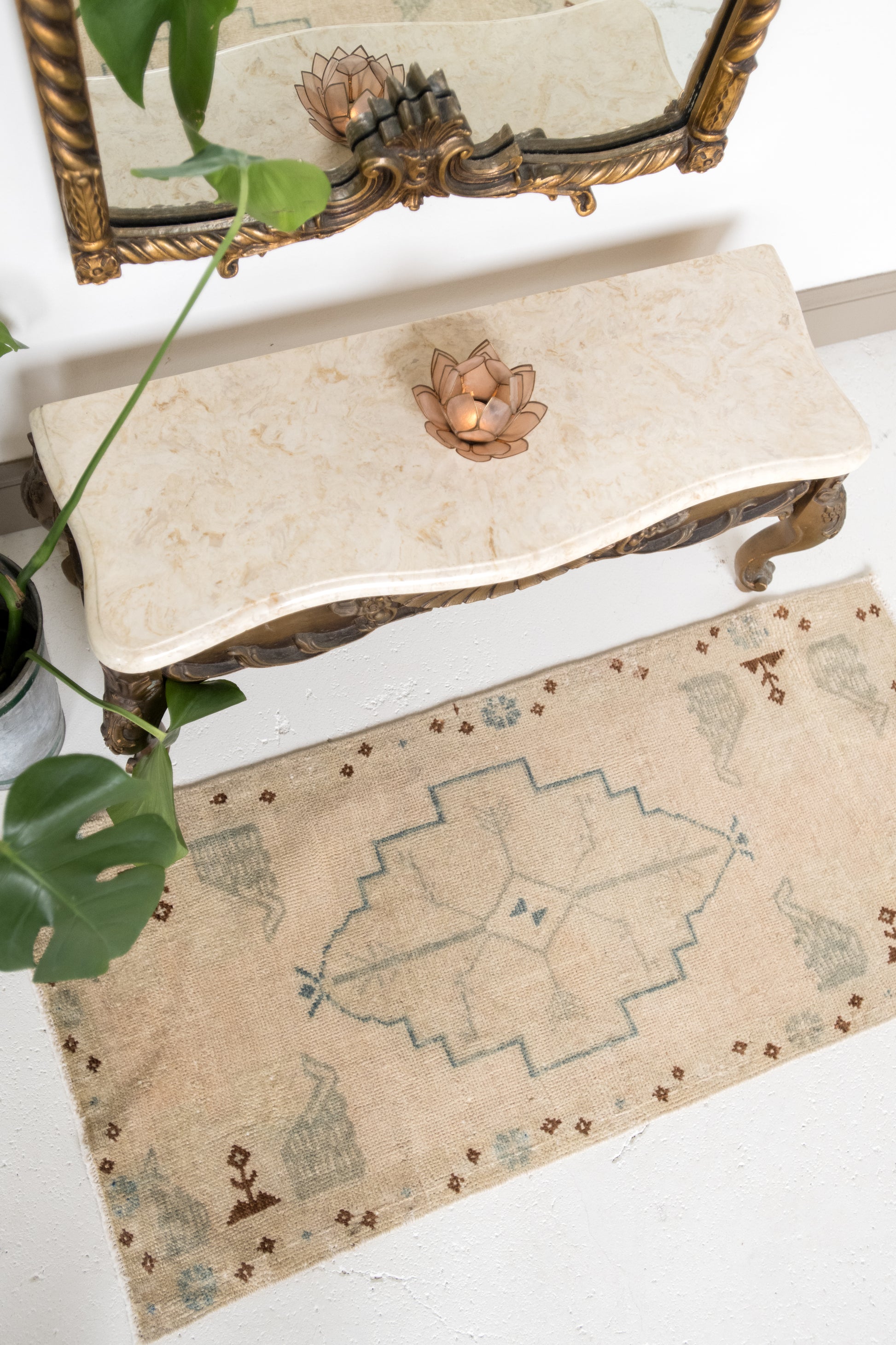 No. 2209 | 1'8 x 3'8