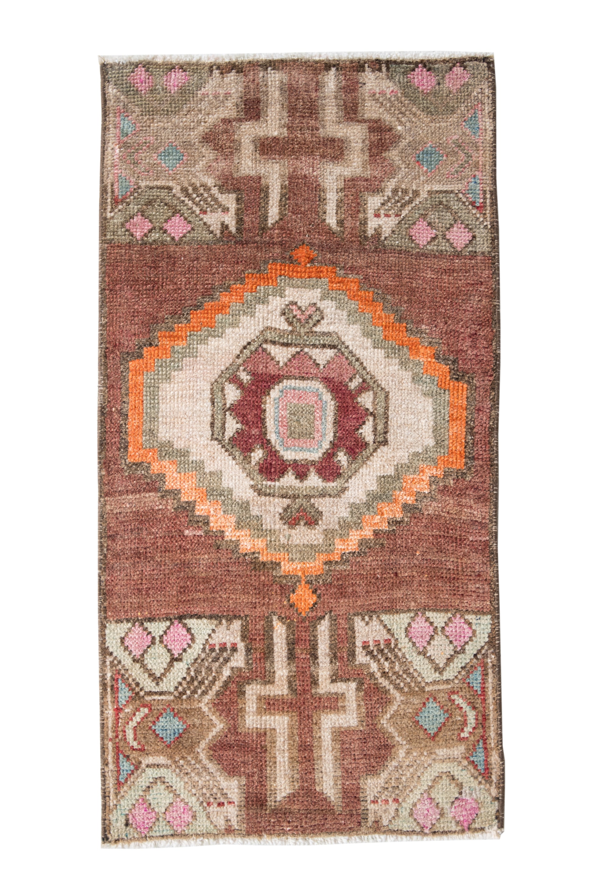 No. 2211 | 1'6 x 2'11