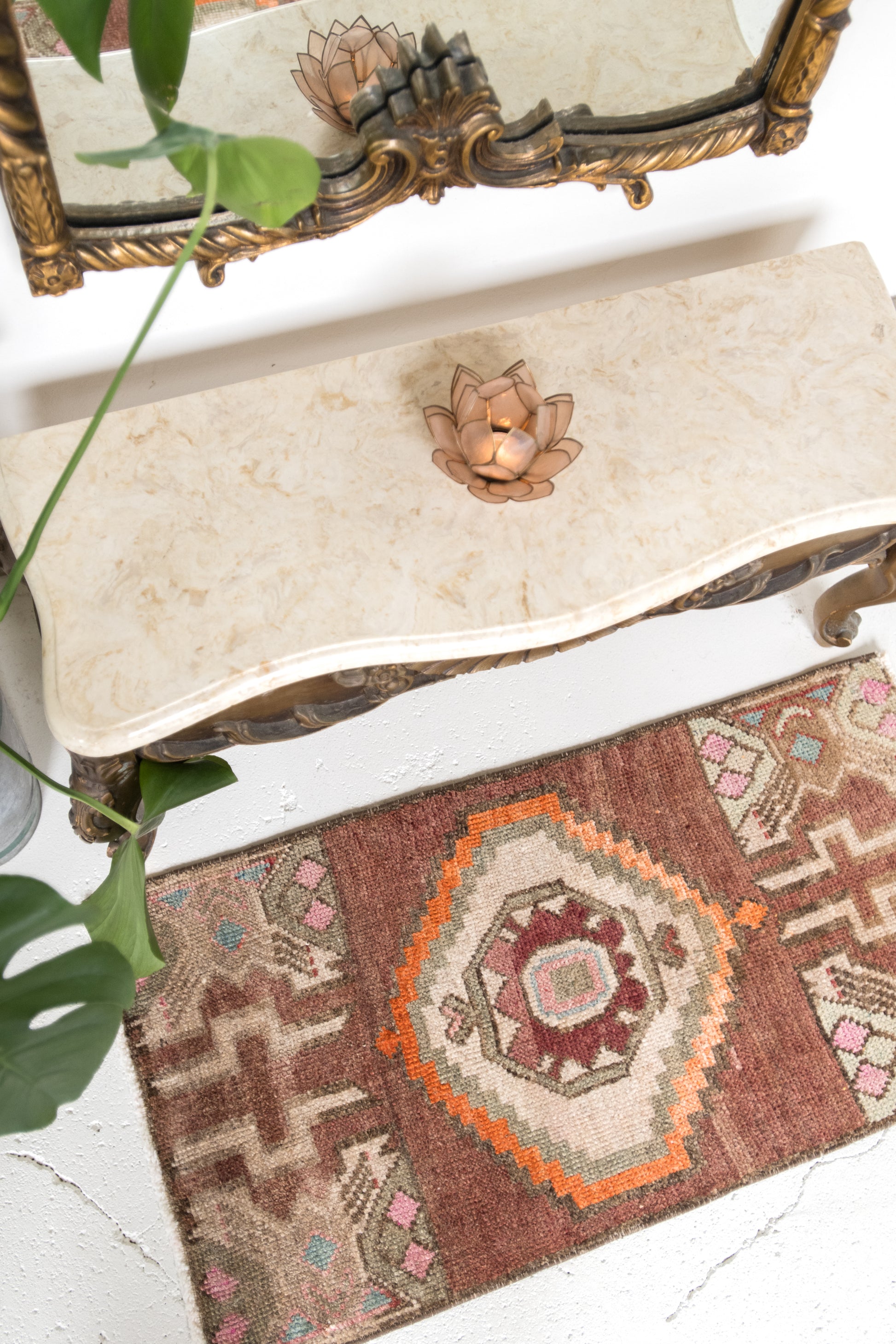 No. 2211 | 1'6 x 2'11