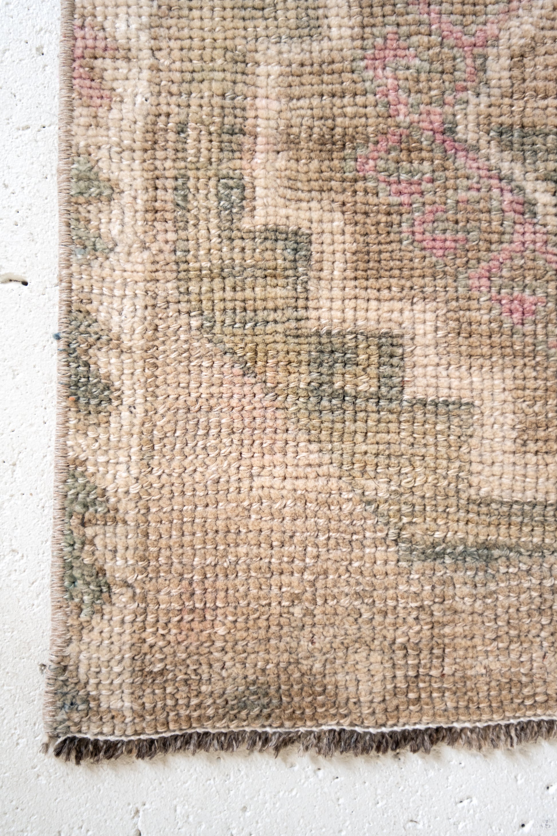 No. 2214 | 1'5 x 2'11