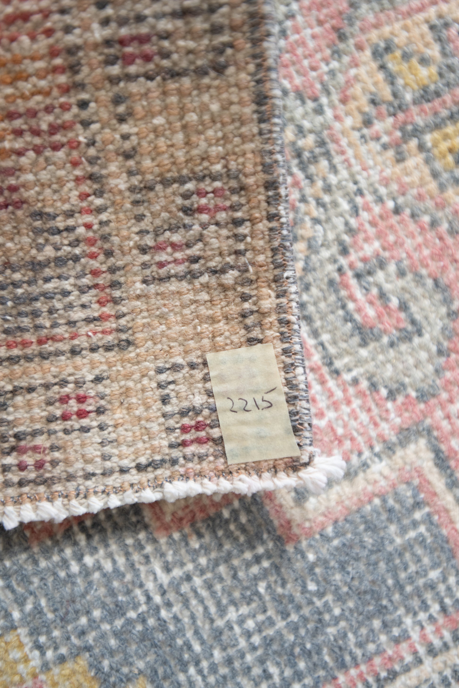 No. 2215 | 1'6 x 3'2