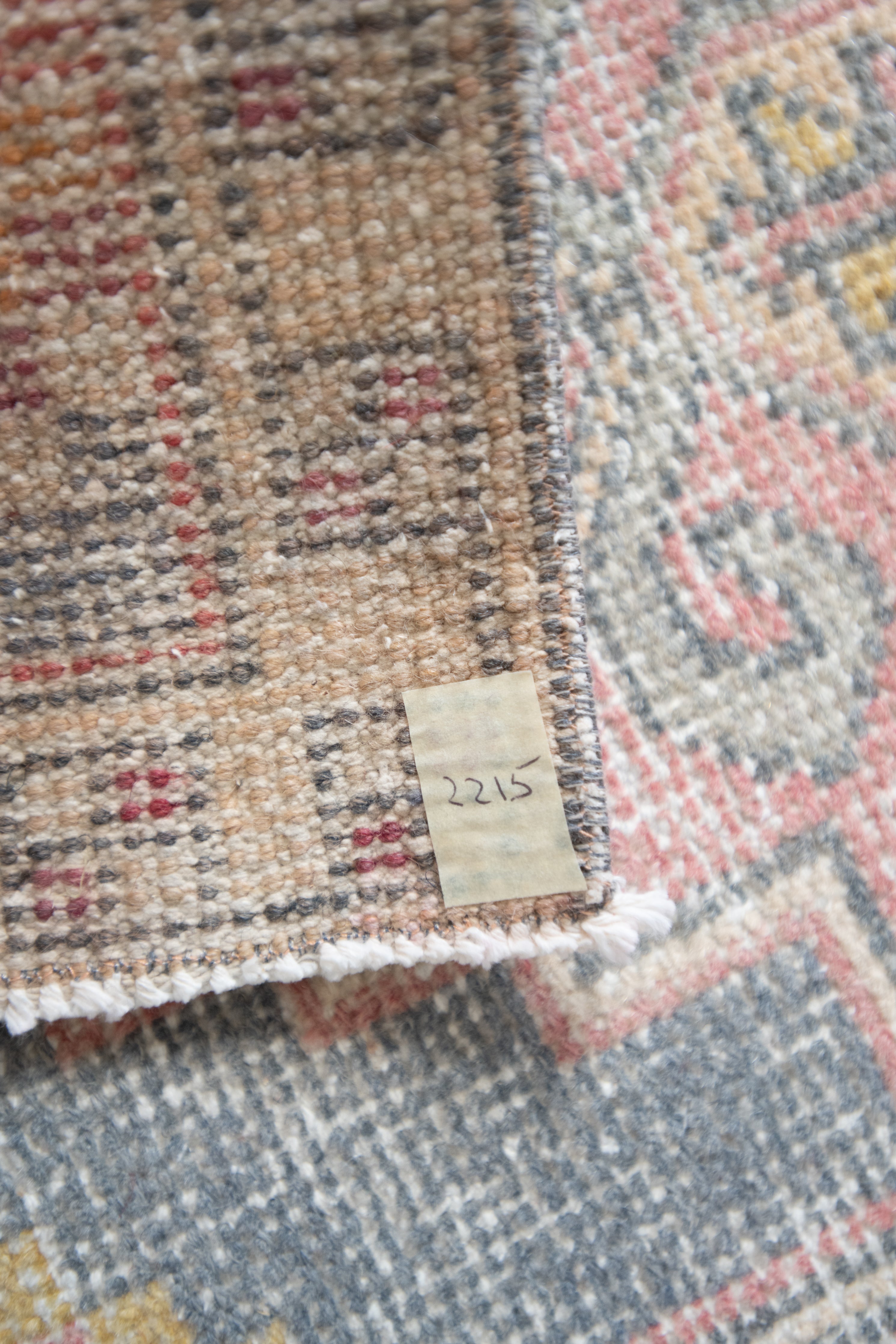 No. 2215 | 1'6 x 3'2