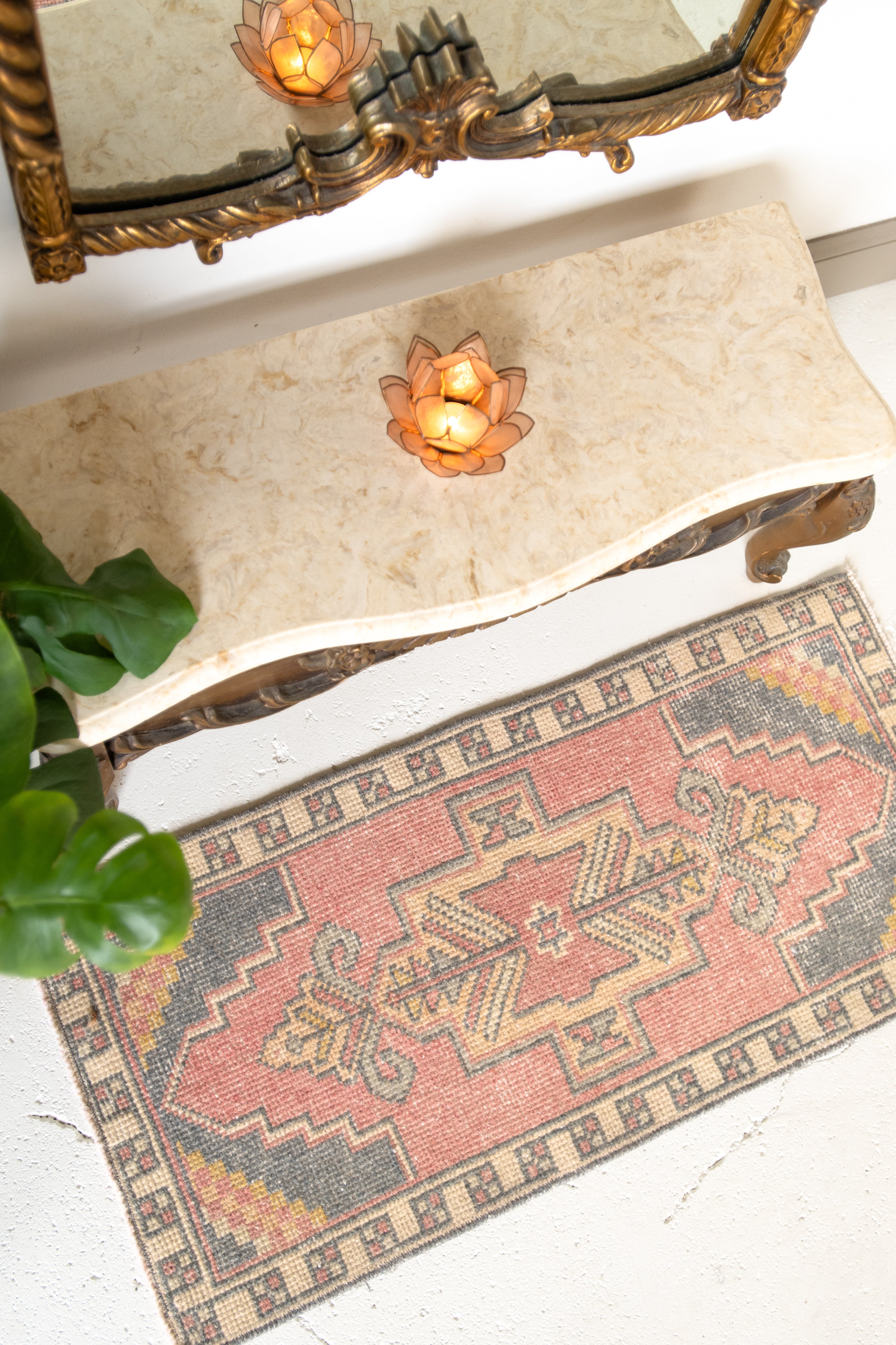 No. 2215 | 1'6 x 3'2