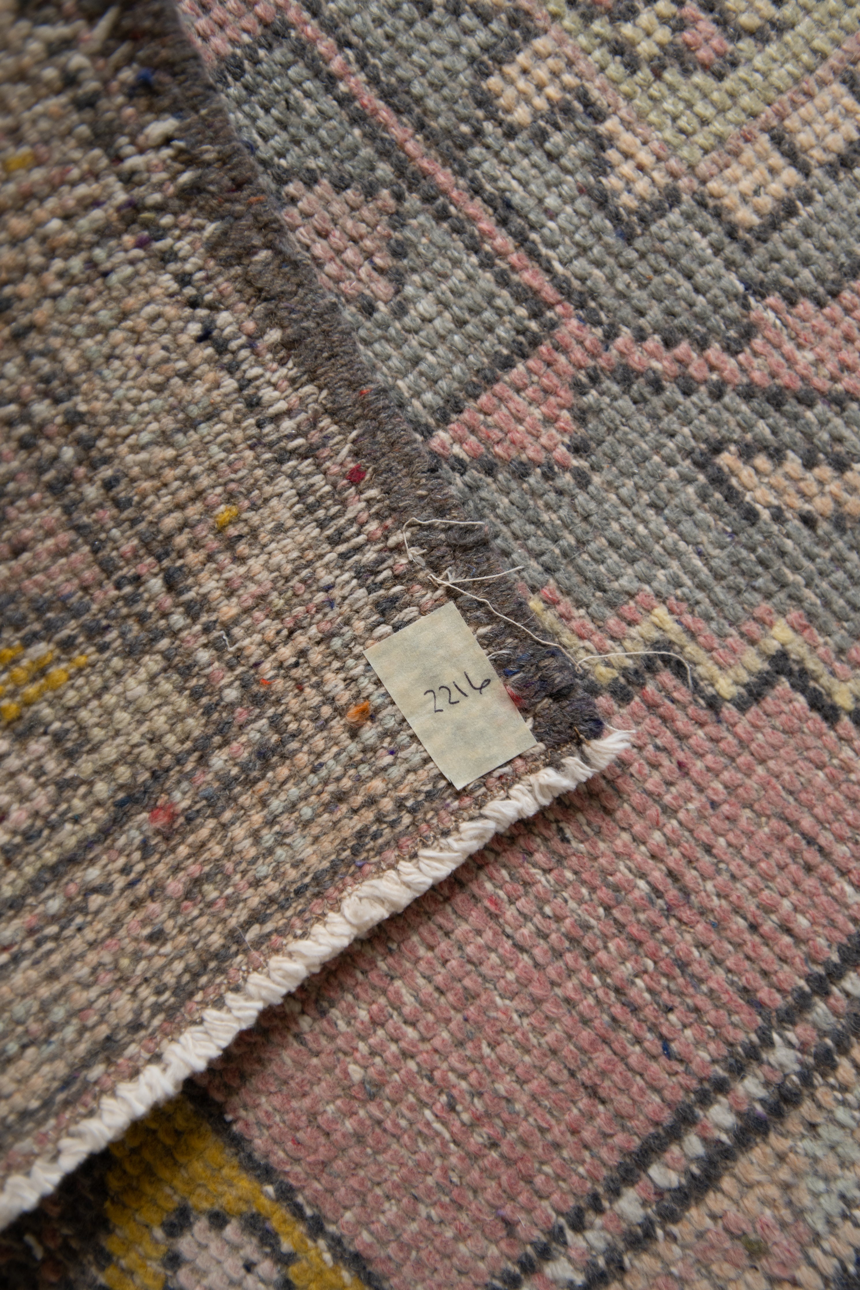 No. 2216 | 1'10 x 3'2