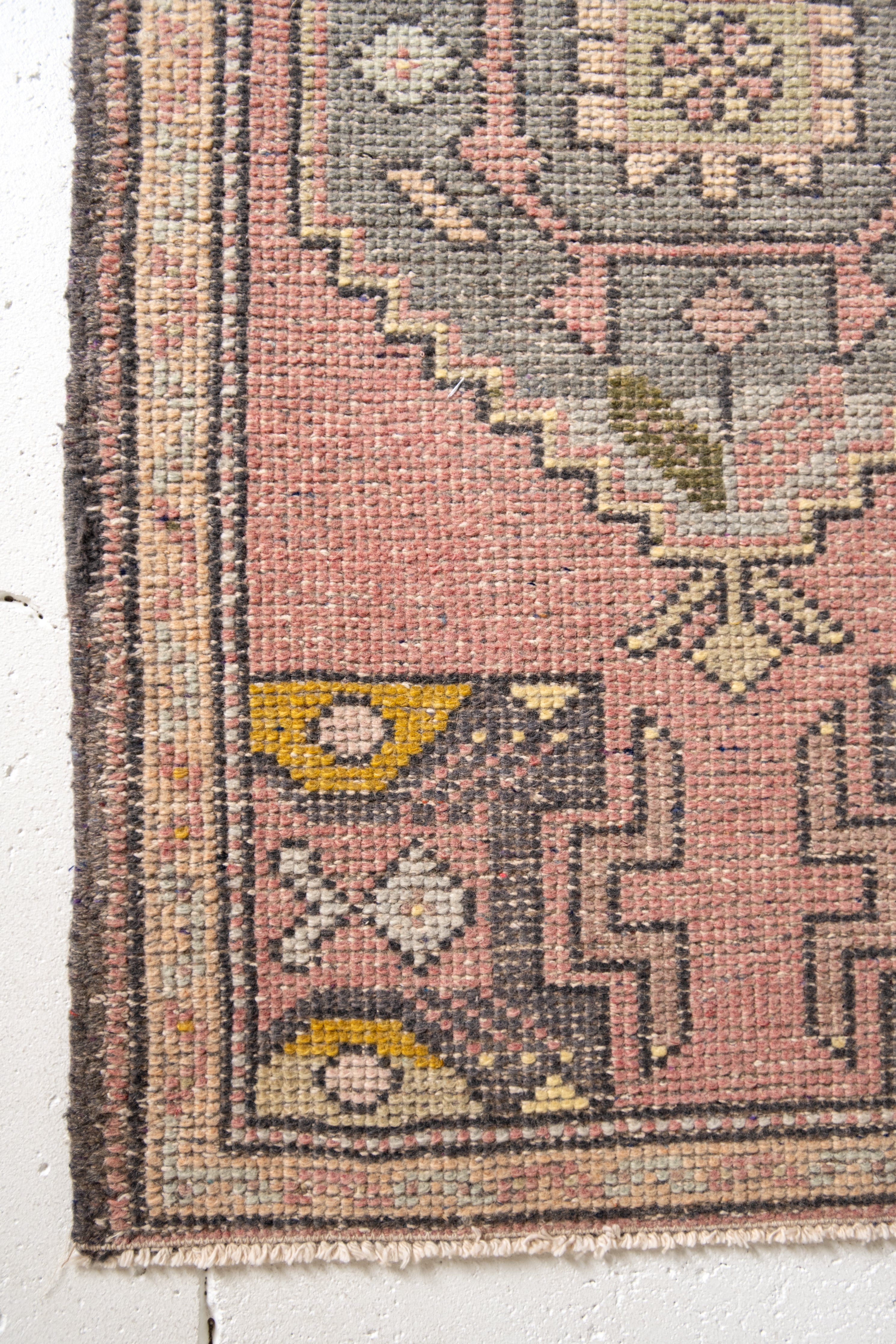 No. 2216 | 1'10 x 3'2