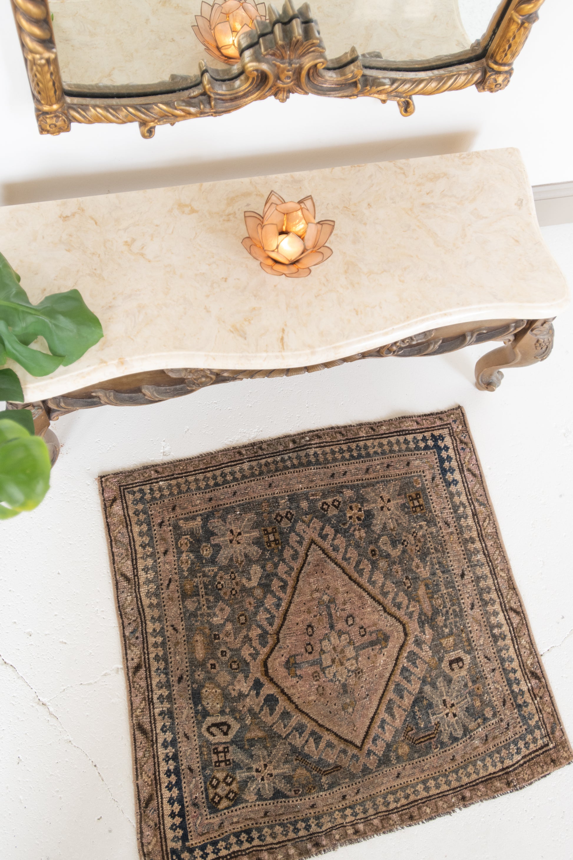 No. 2222 | 2'1 x 2'2