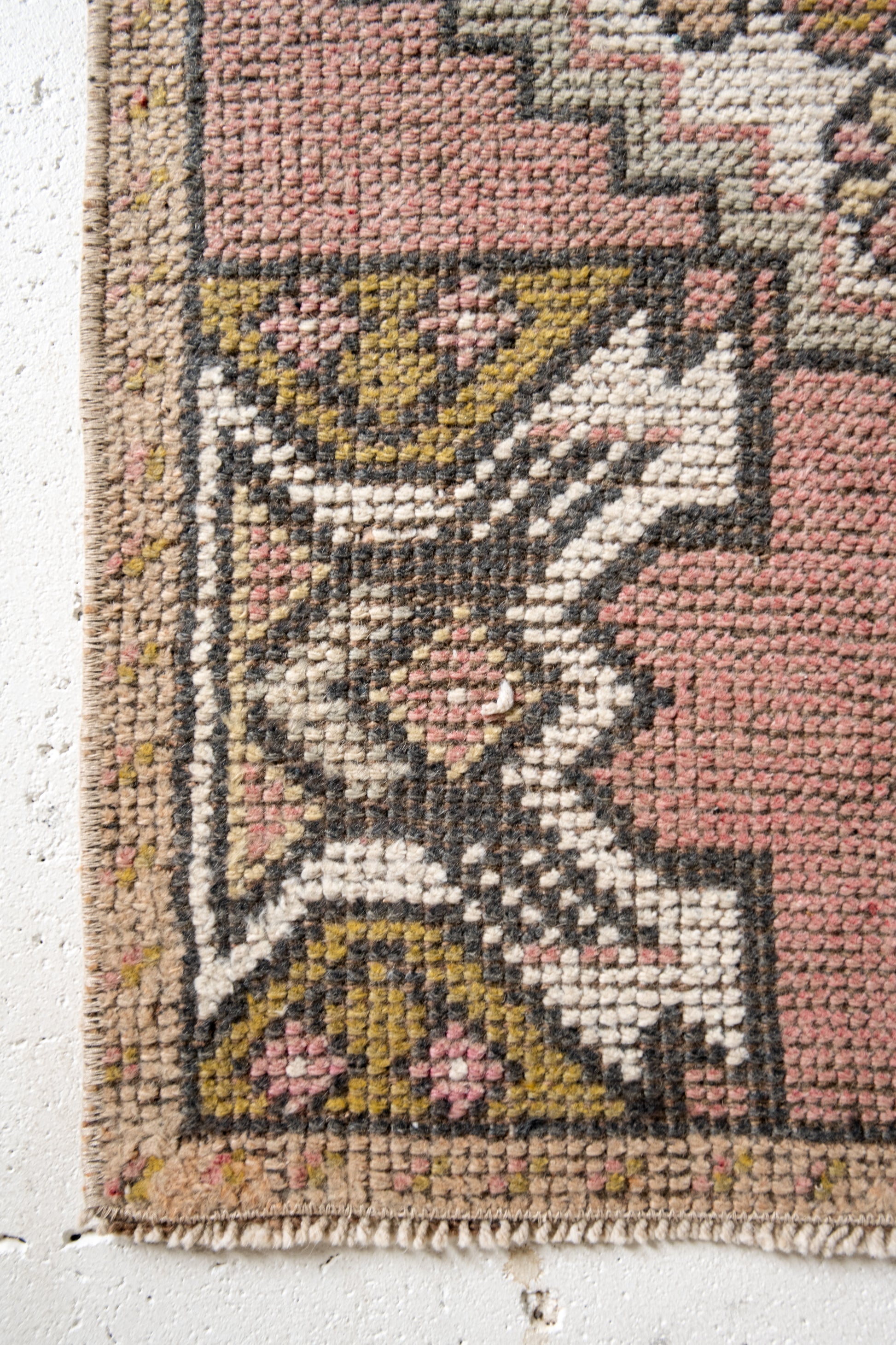 No. 2228 | 1'8 x 3'1