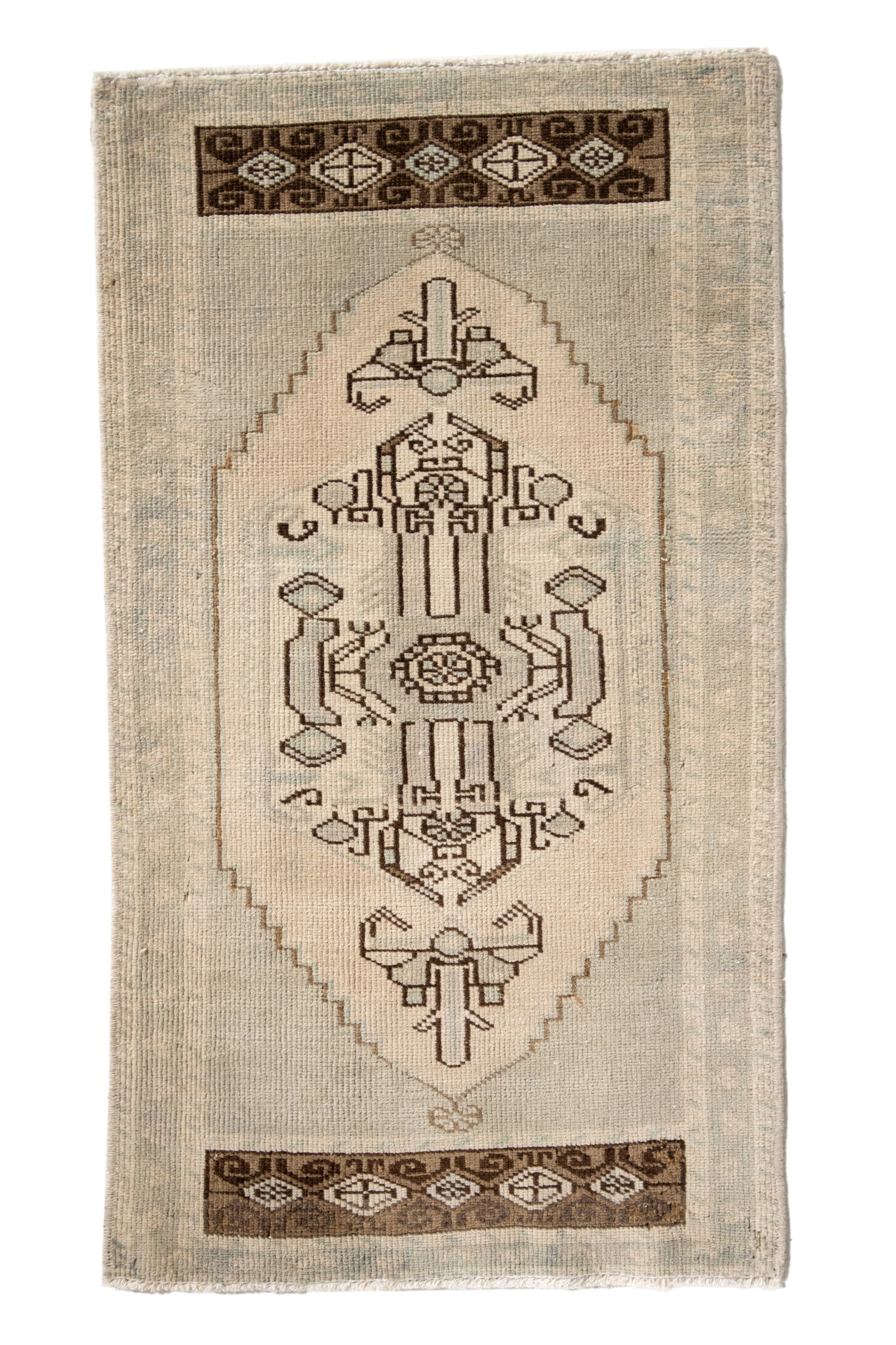 No. 2229 | 1'9 x 3'1