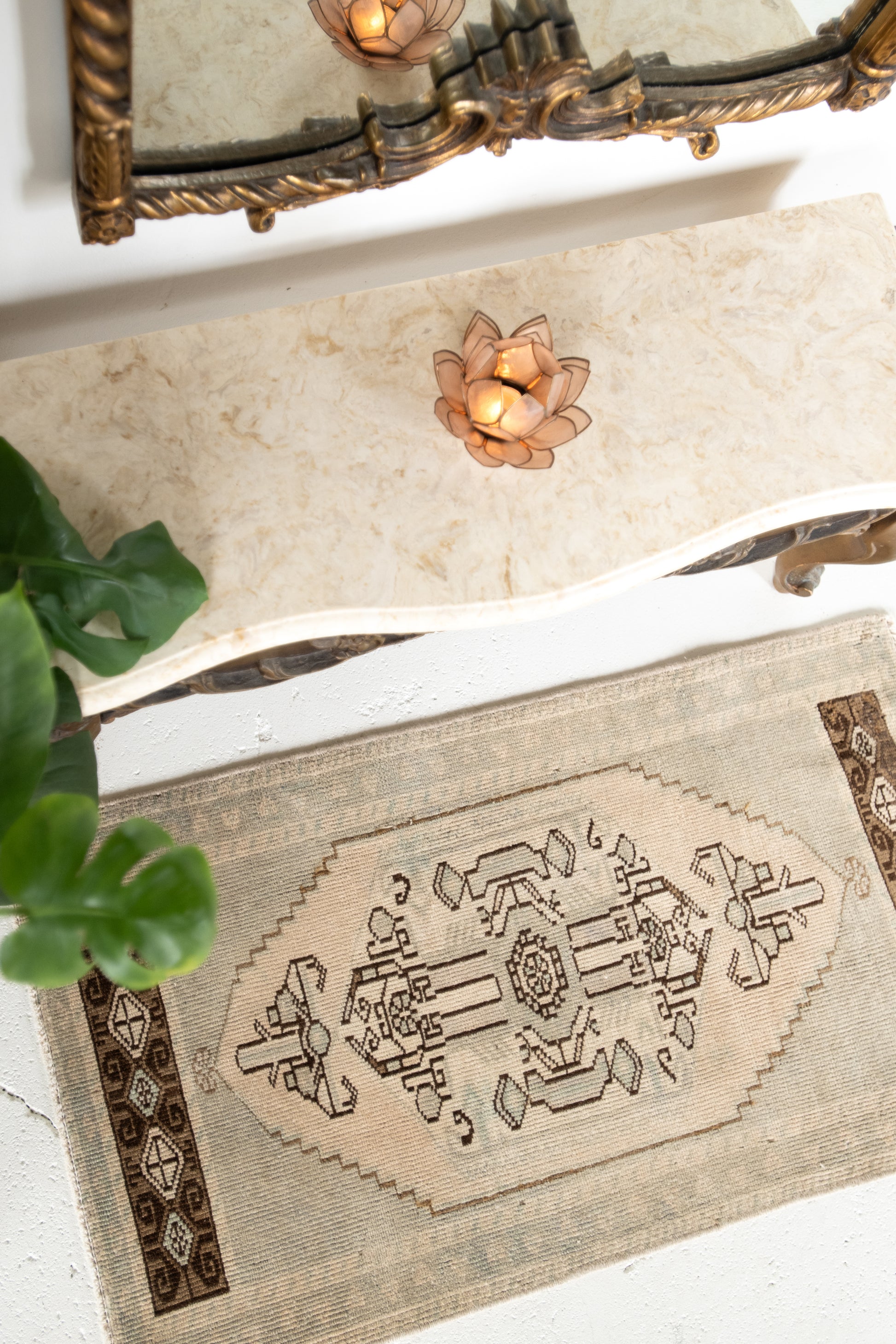 No. 2229 | 1'9 x 3'1