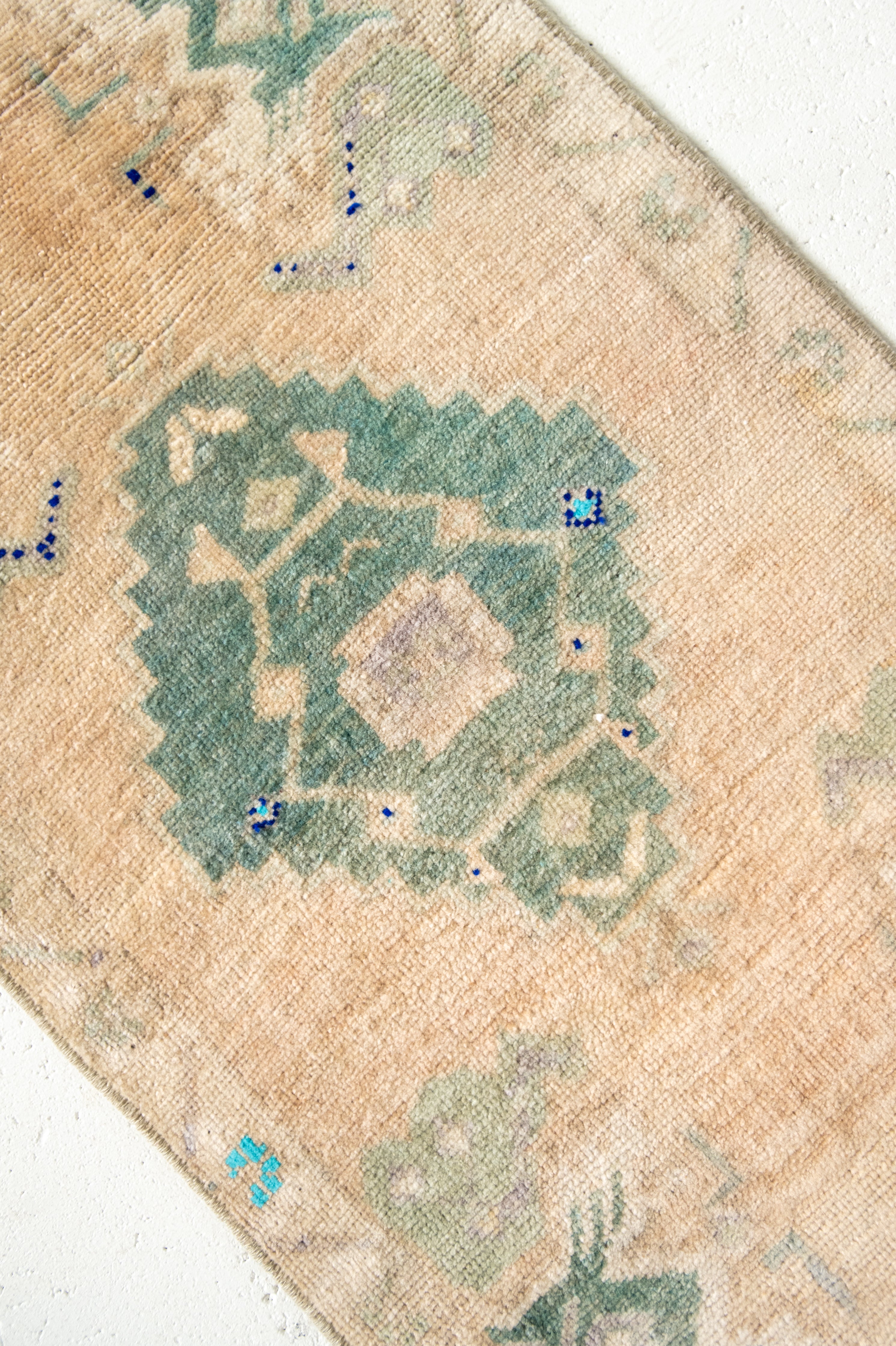 No. 2231 | 1'8 x 3'6