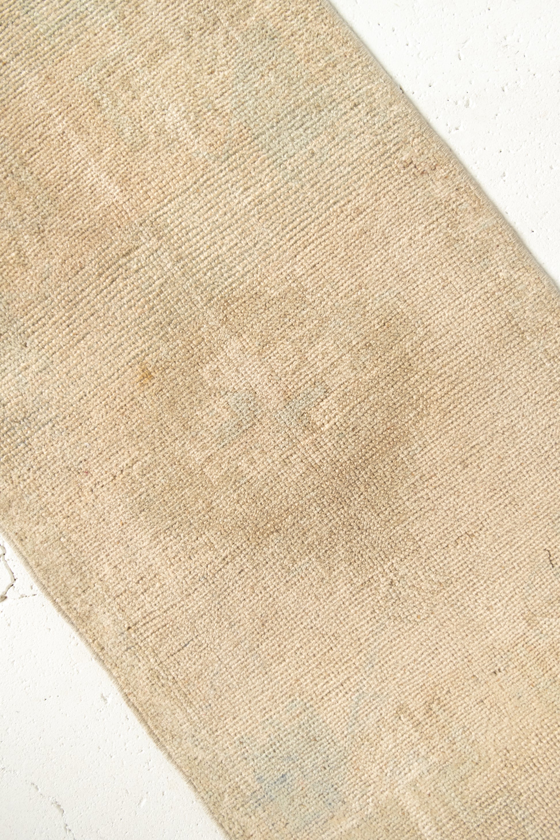 No. 2232 | 1'7 x 3'10