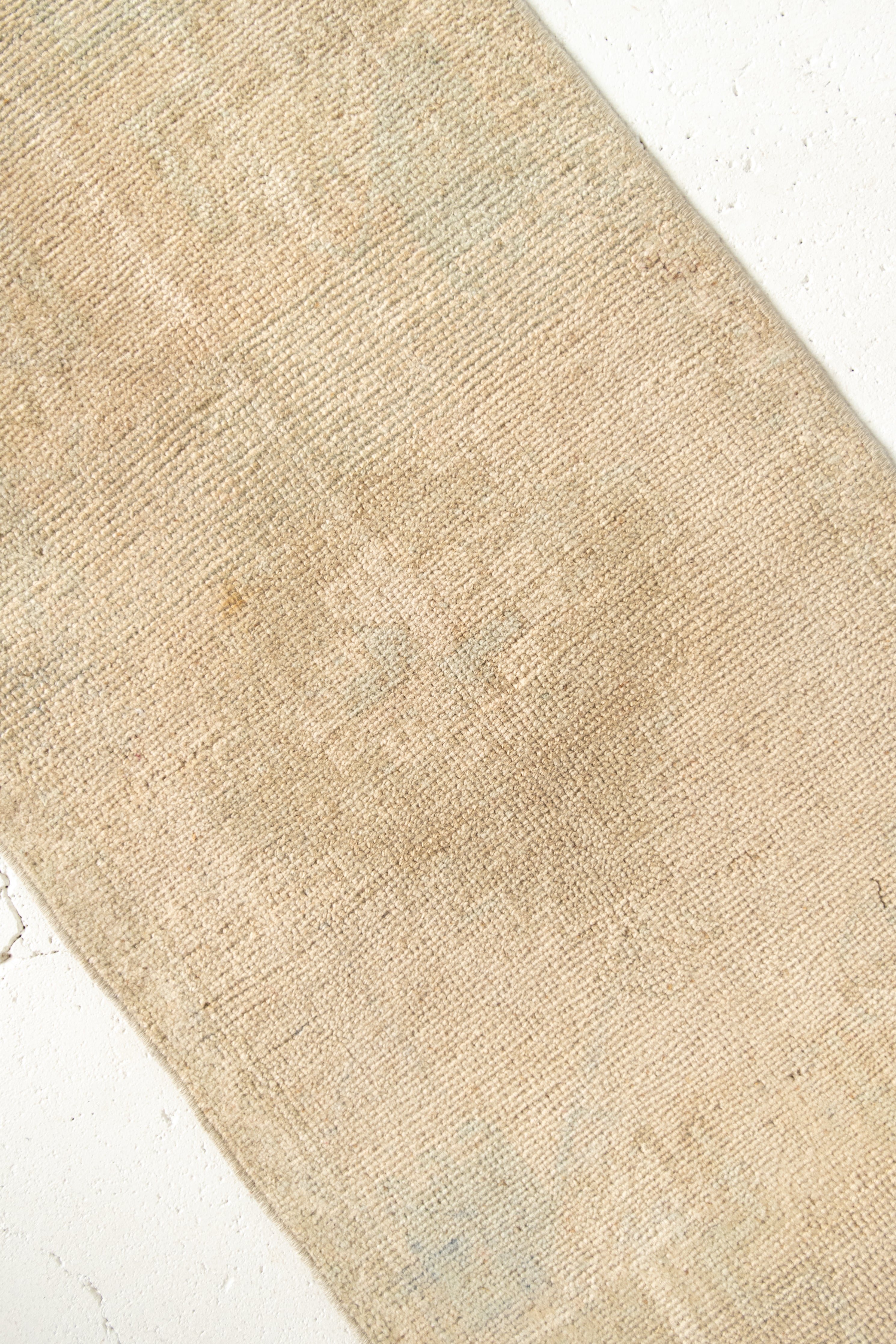 No. 2232 | 1'7 x 3'10