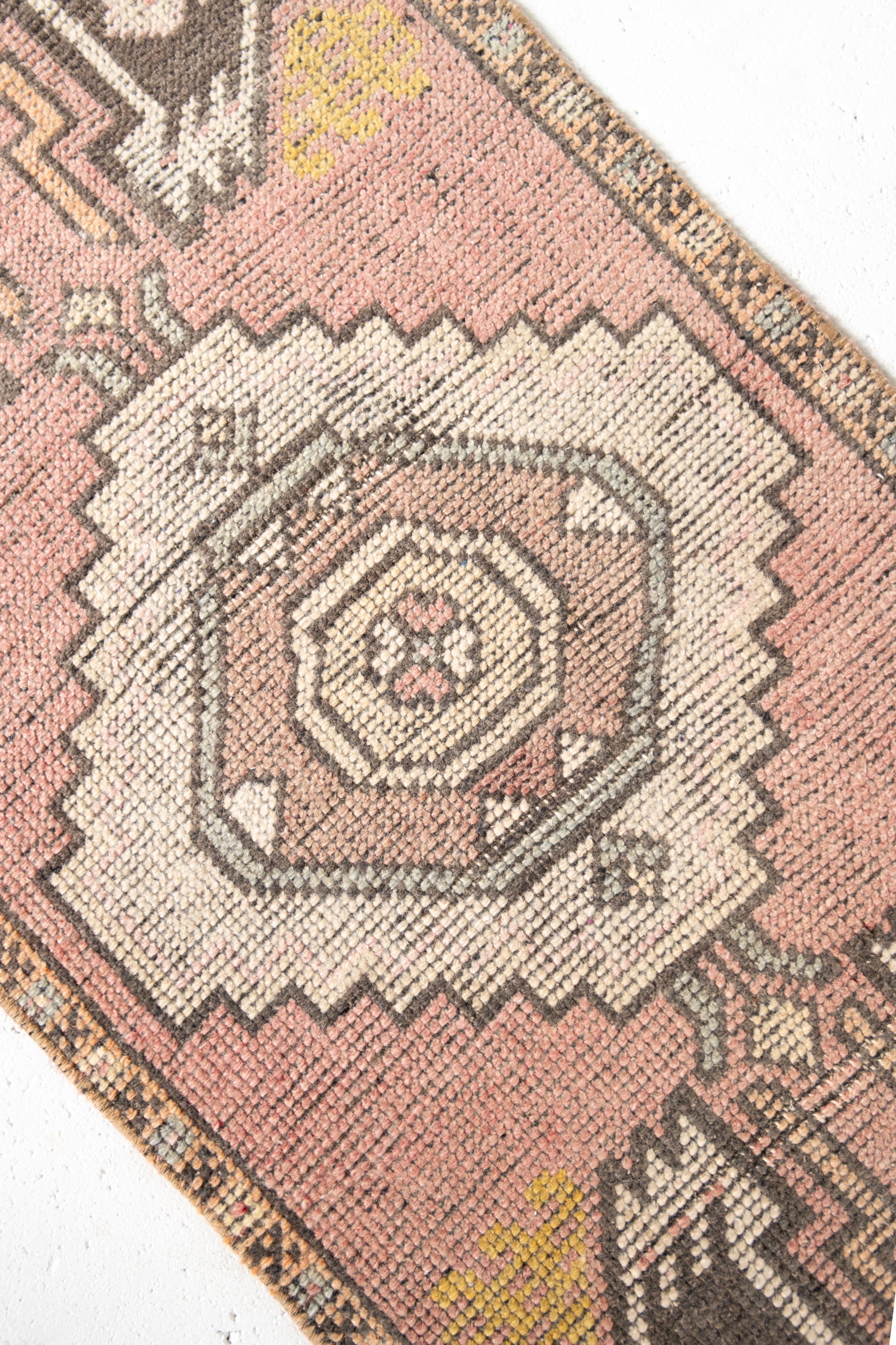 No. 2235 | 1'8 x 3'4