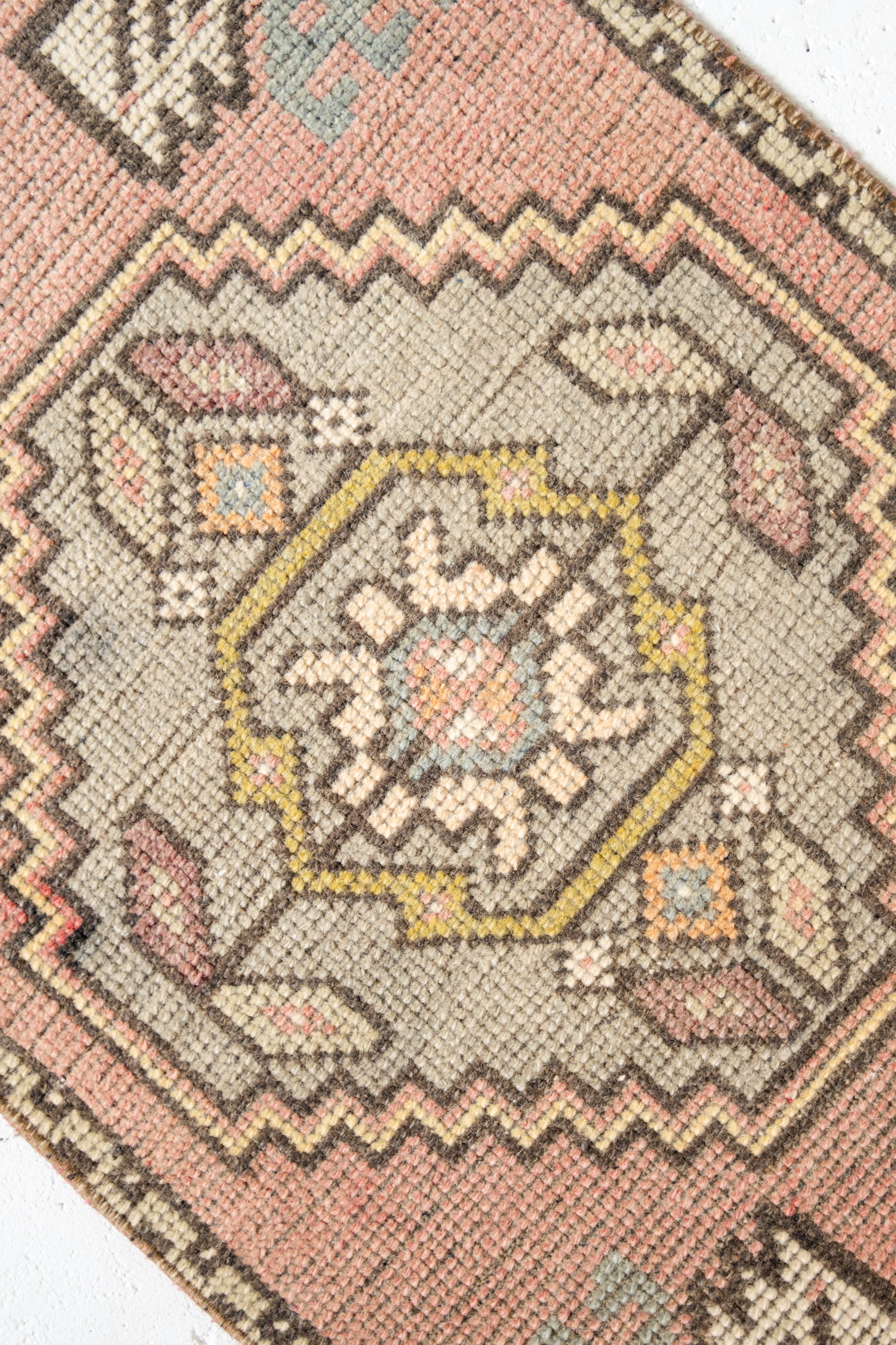 No. 2244 | 1'7 x 2'11