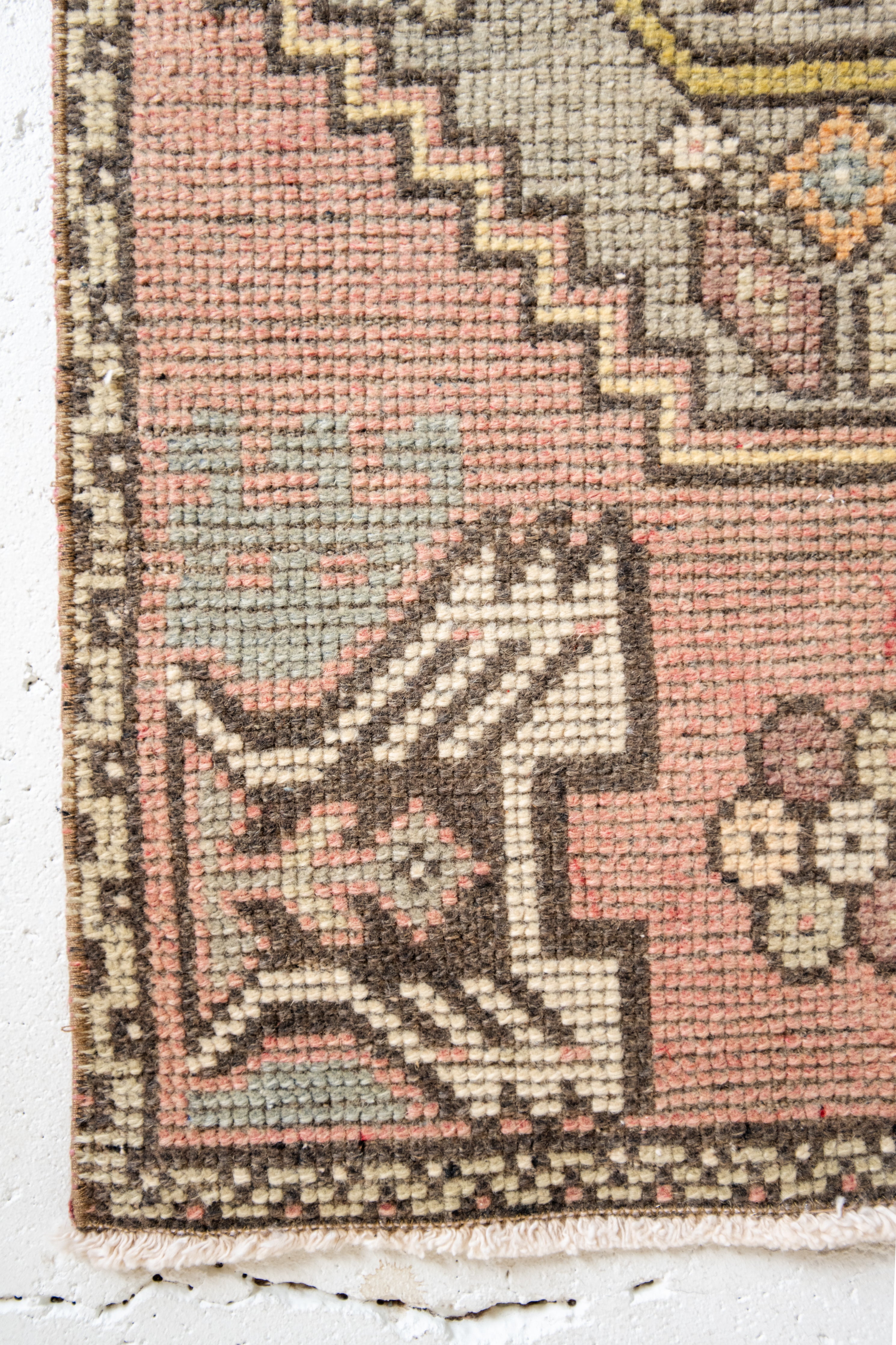 No. 2244 | 1'7 x 2'11