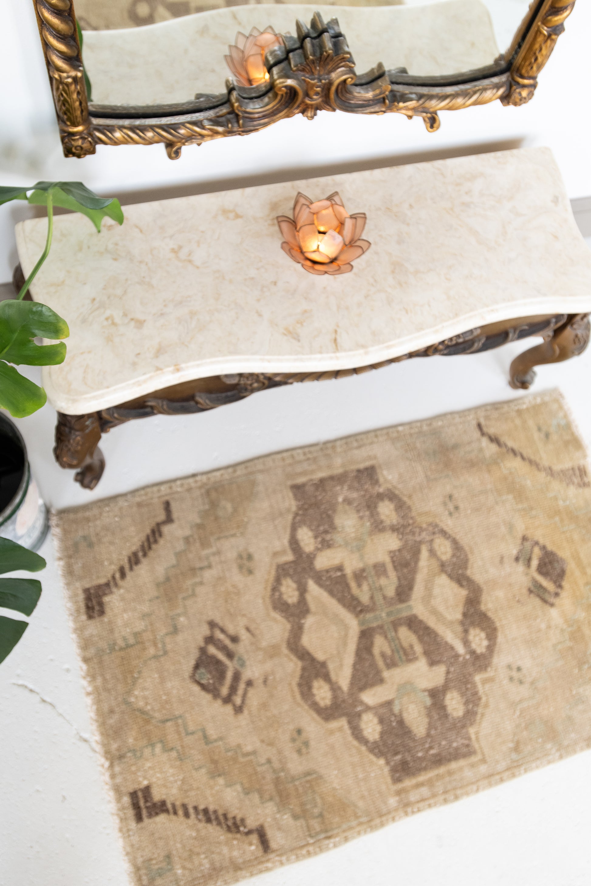 No. 2252 | 1'11 x 3'1