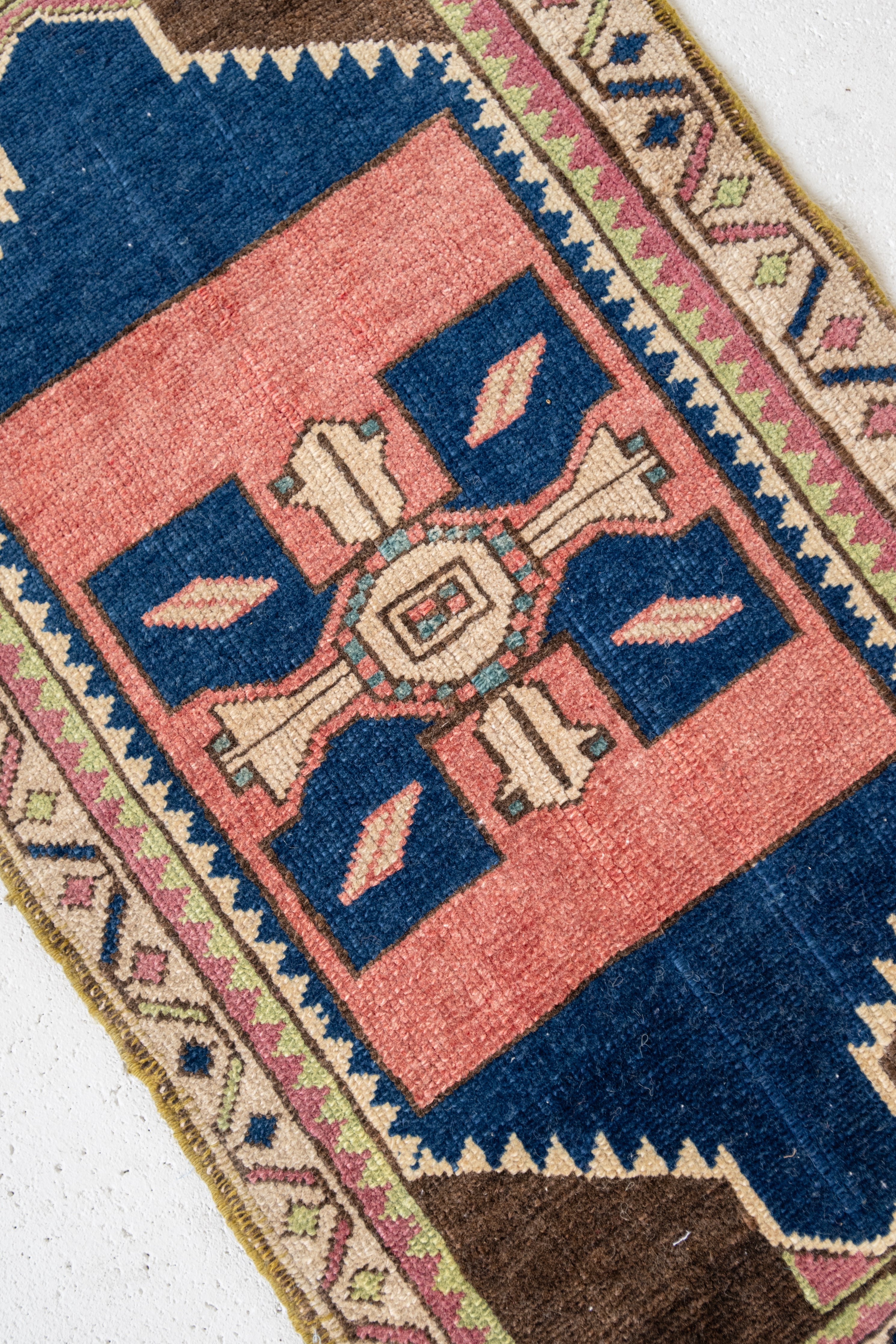 No. 2253 | 1'7 x 2'10