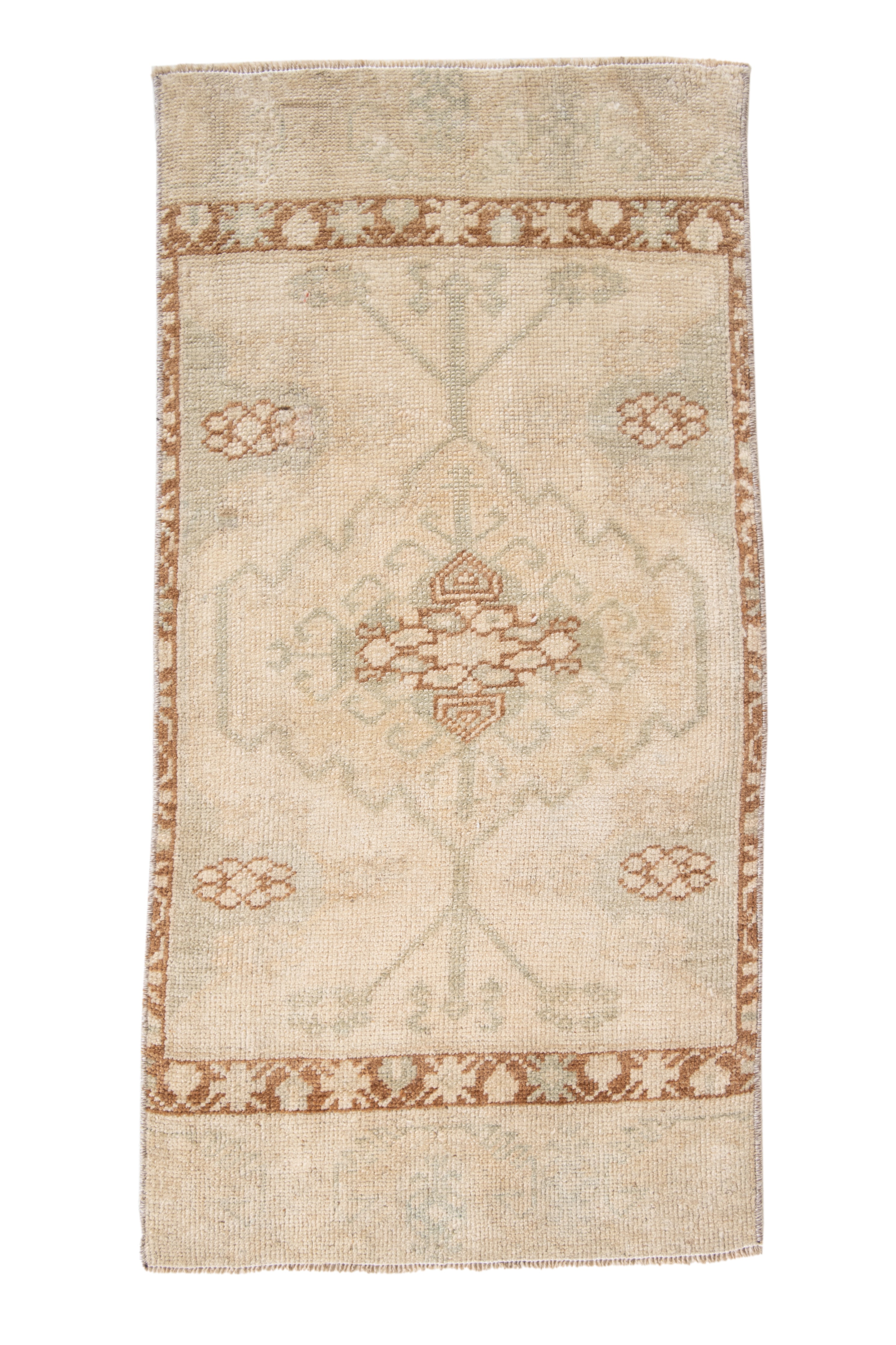 No. 2256 | 1'7 x 3'1