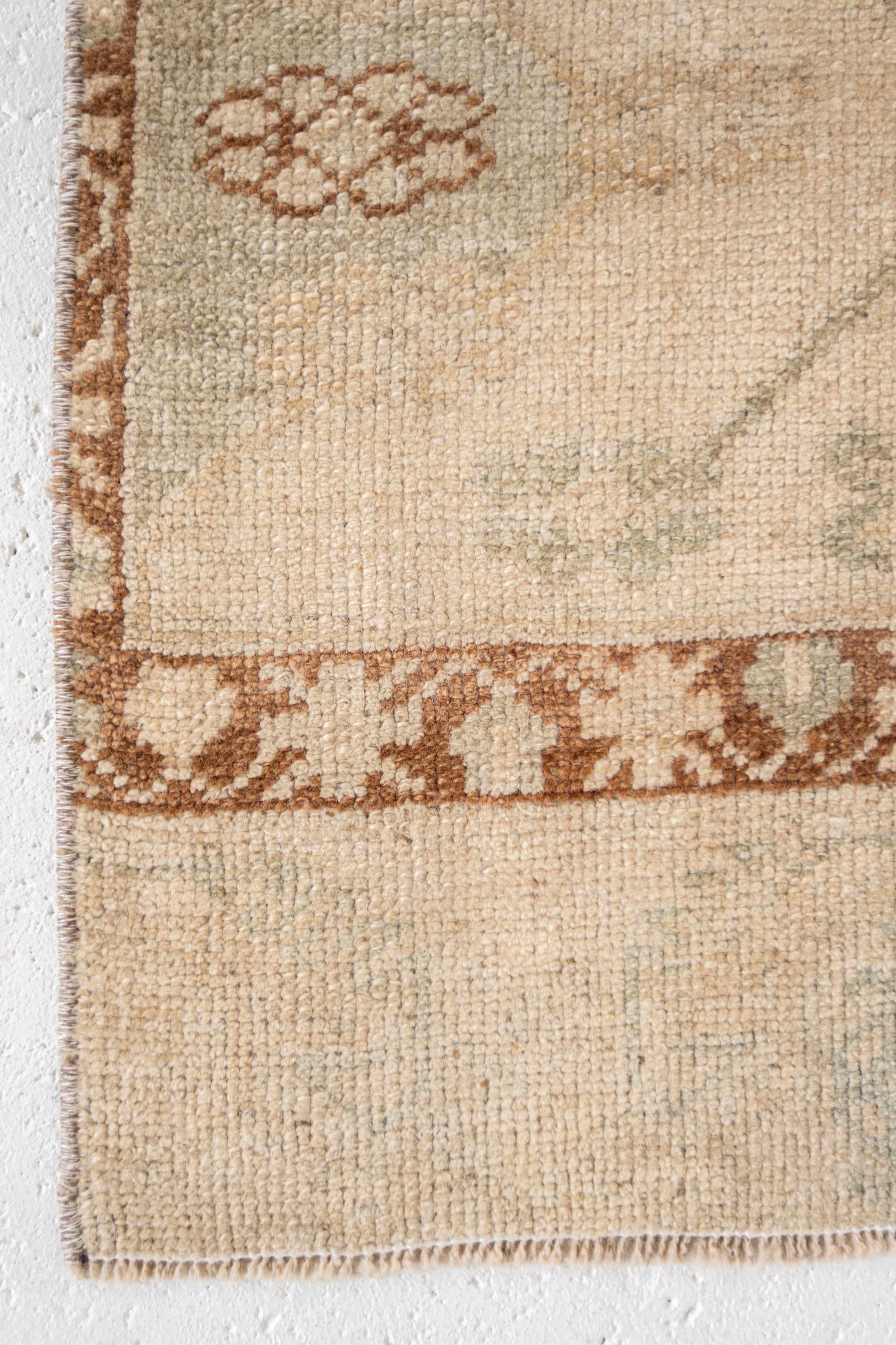 No. 2256 | 1'7 x 3'1